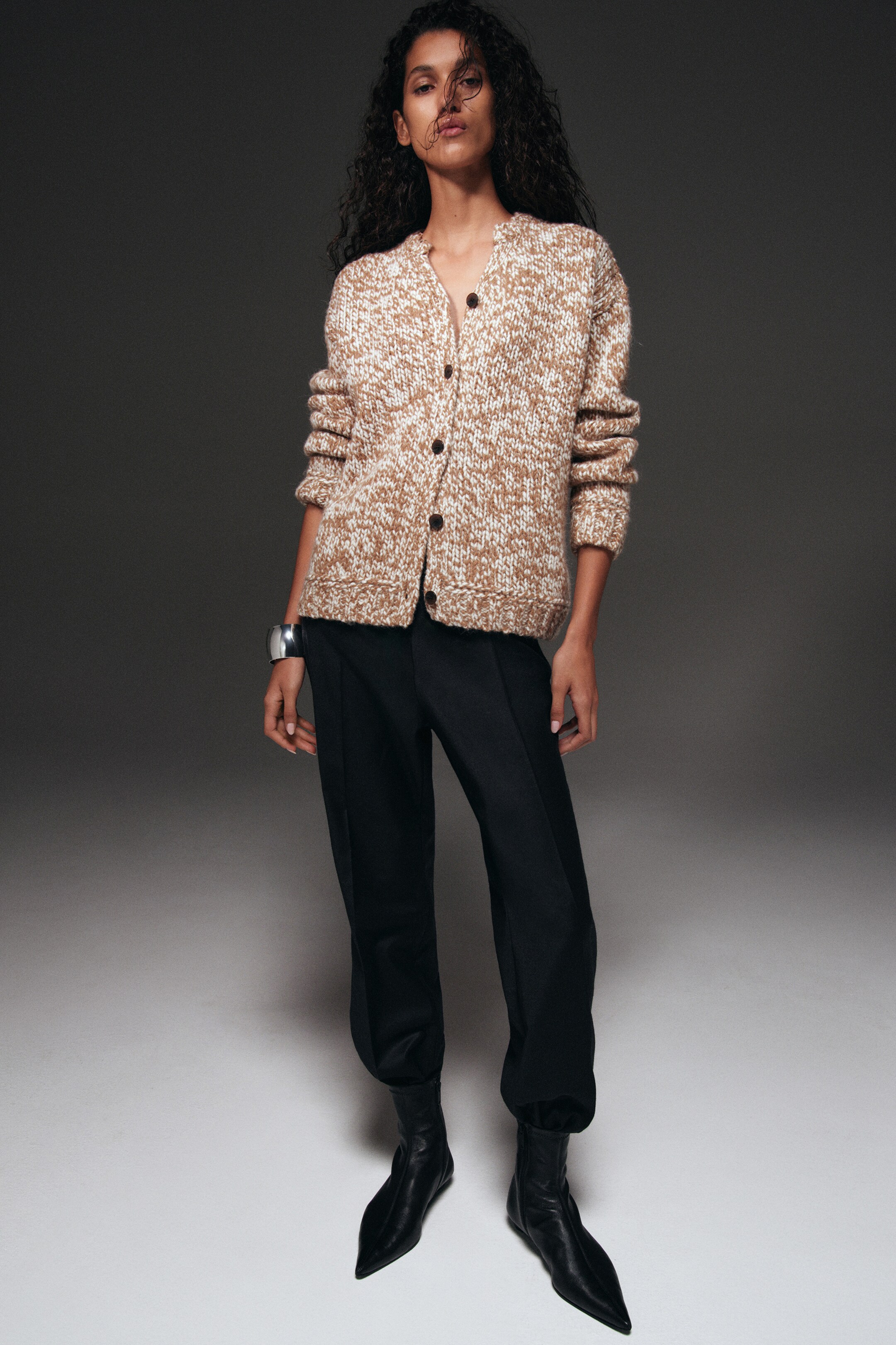 Größeres Bild anzeigen: STRICKJACKE AUS WOLL-ALPAKA-MIX - BEIGE/ECRU - Ladies | H&M AT 8