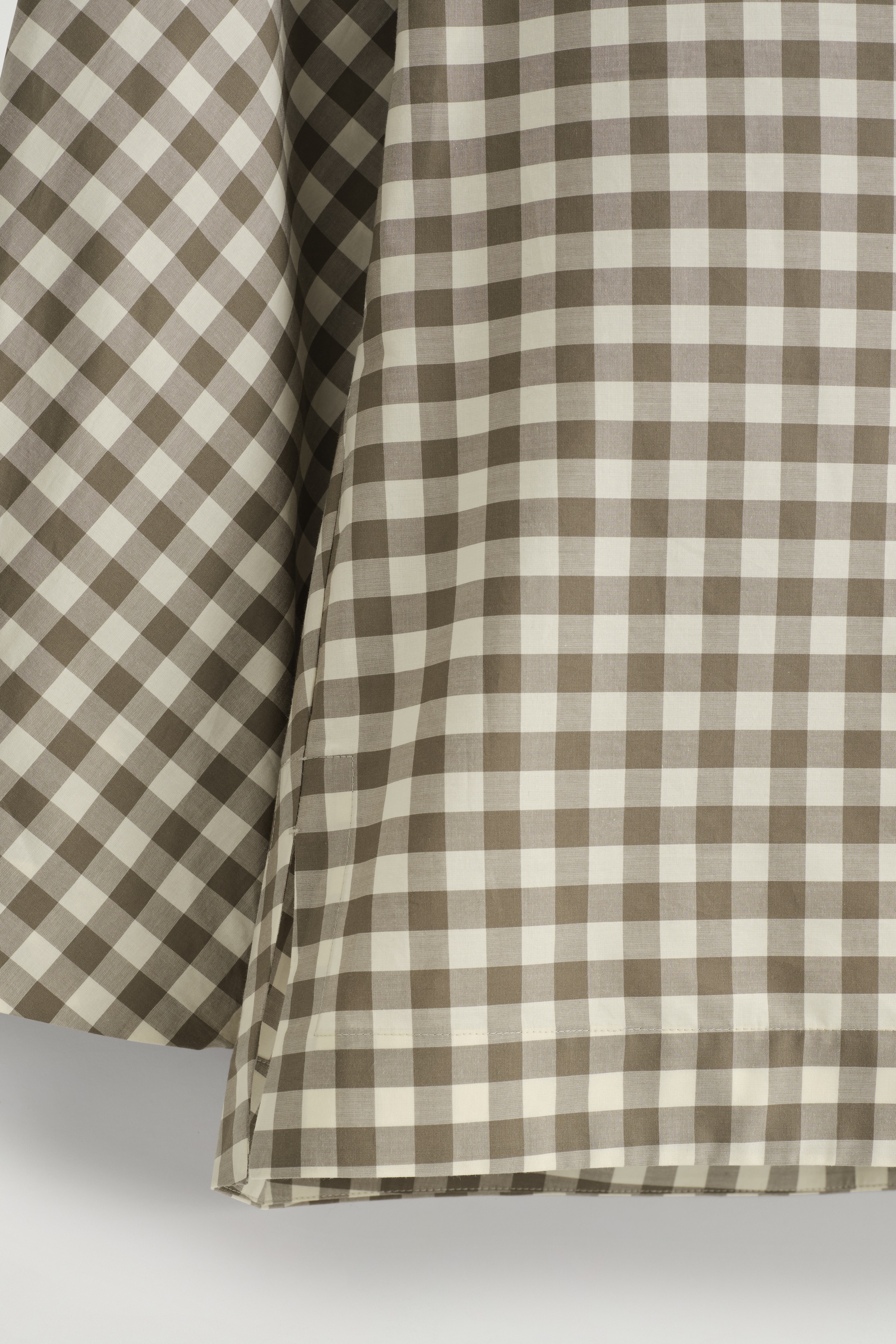 Grösseres Bild ansehen: BAUMWOLLBLUSE MIT U-BOOT-AUSSCHNITT - BEIGE/KAROMUSTER - DAMEN | H&M CH 7