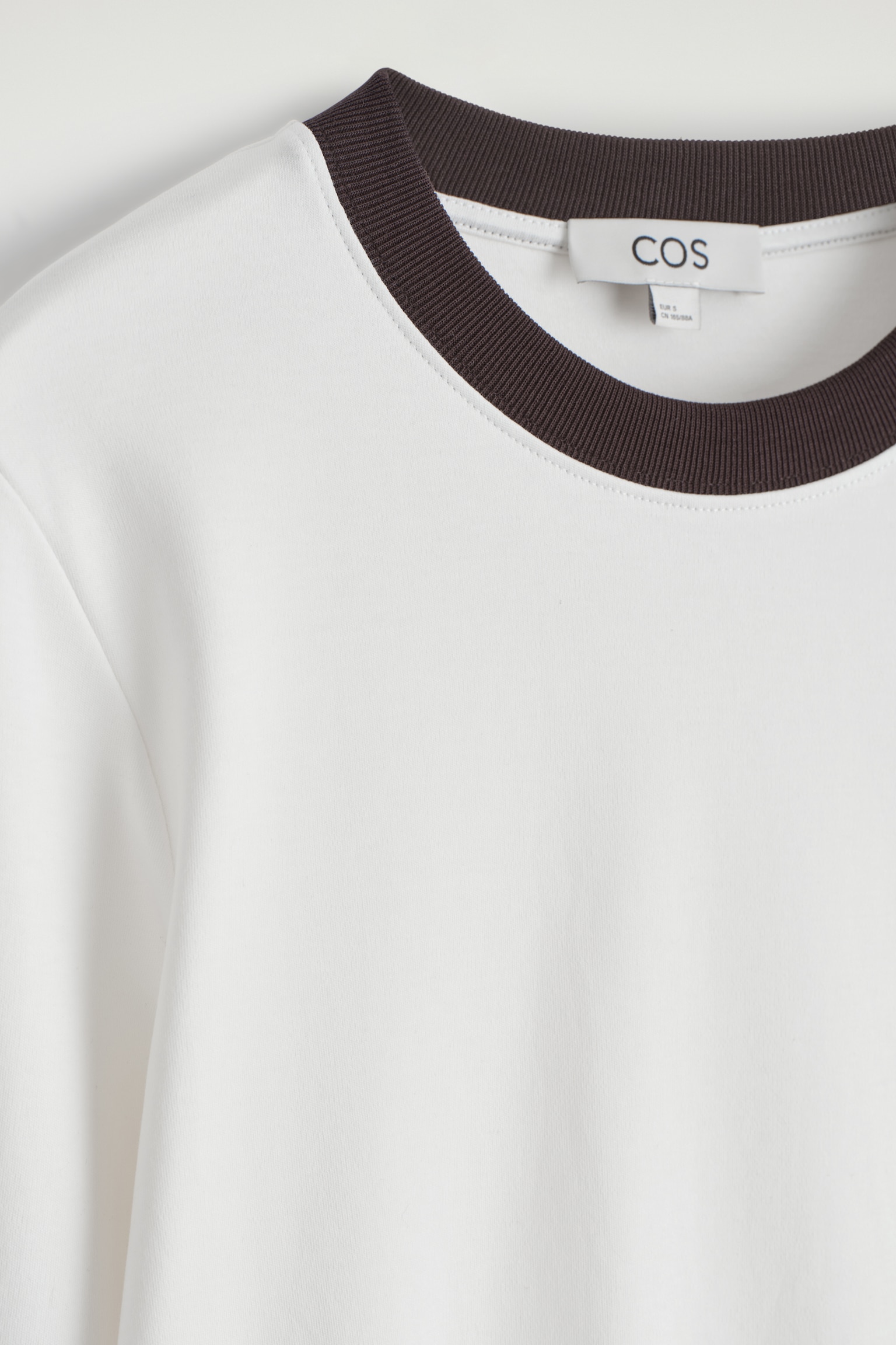T-SHIRT LINEARE A MANICHE LUNGHE TAGLIO REGOLARE - BIANCO / MARRONE/bianco/AZZURRO/BLU NAVY / RIGHE/BEIGE / NON TINTO/NERO/BIANCO / BEIGE / RIGHE - 4