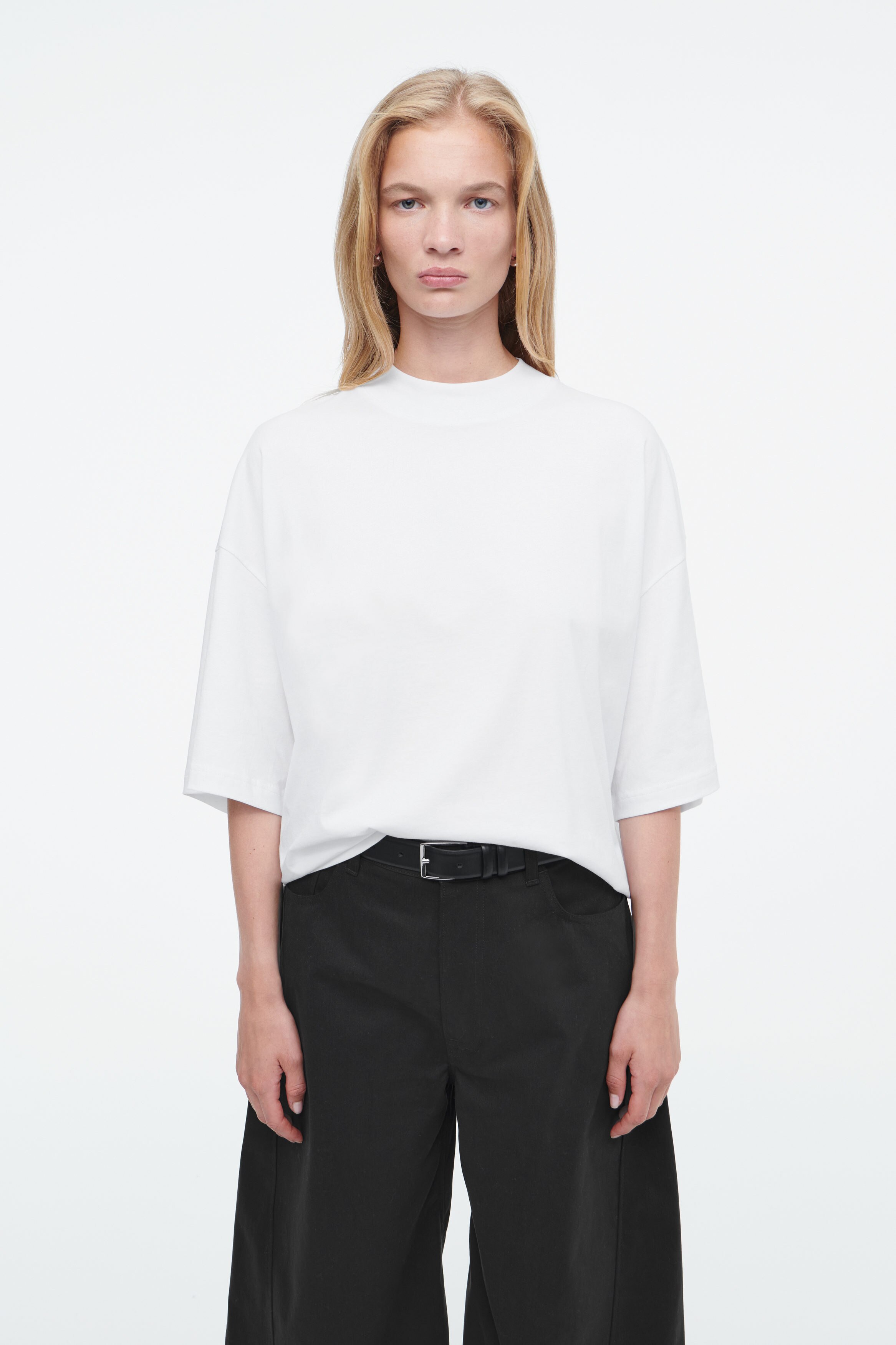 独特の上品 REGULAR BOXY MOCK-NECK T-SHIRT - WHITE | COS トップス