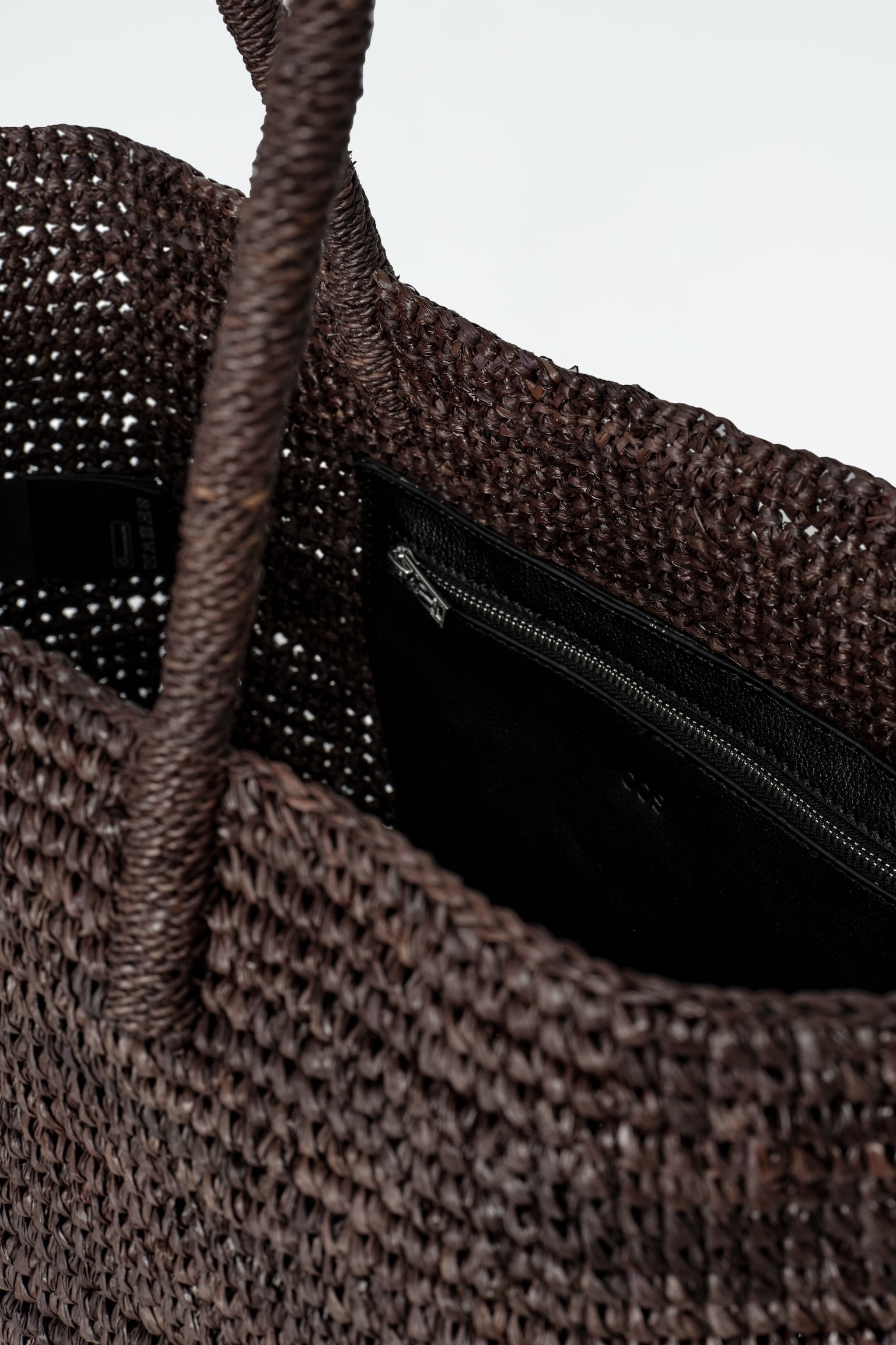 BOLSO TOTE TEJIDO A MANO - RAFIA - MARRÓN OSCURO/BEIGE - 3