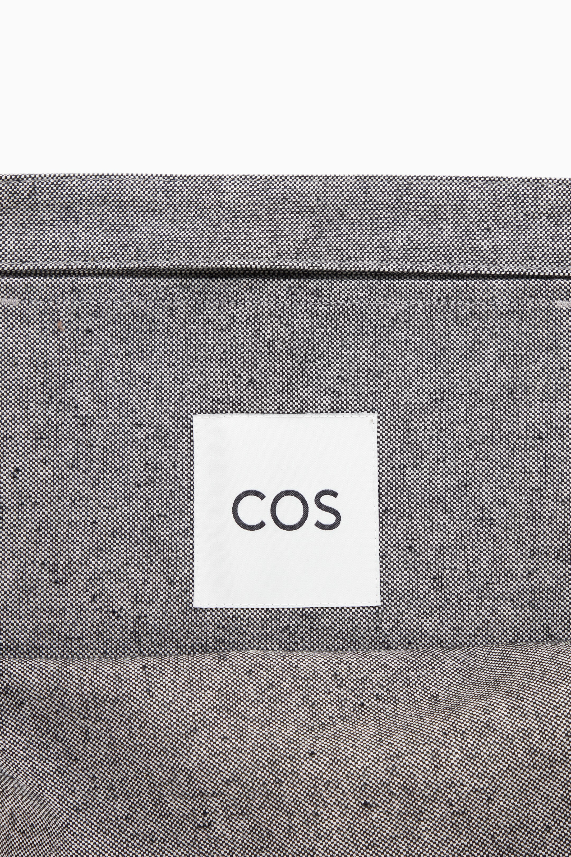 View larger image: COS UTILITY TOTE BAG - CANVAS - DARK GREY - Men | H&M GB 3