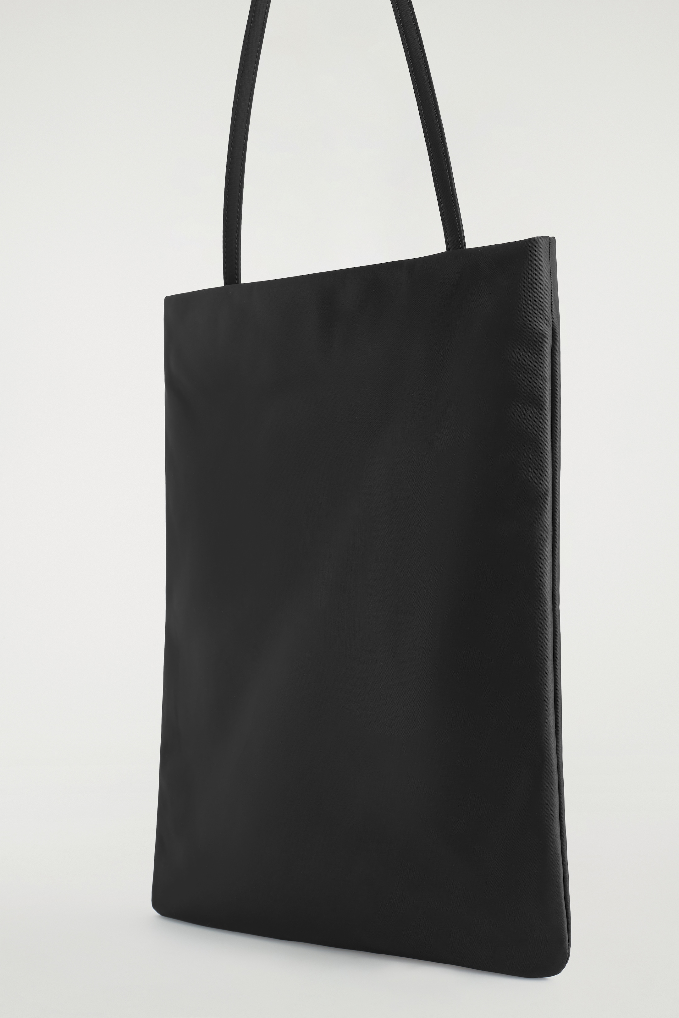 View larger image: ARCHIVE TOTE BAG - NYLON - BLACK - Ladies | H&M GB 4