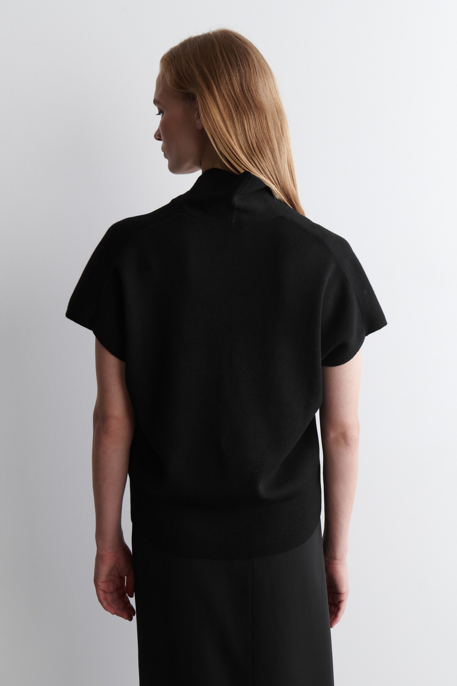DÉBARDEUR À COL EN V EN LAINE MÉRINOS - NOIR/BEIGE CHINÉ - 4