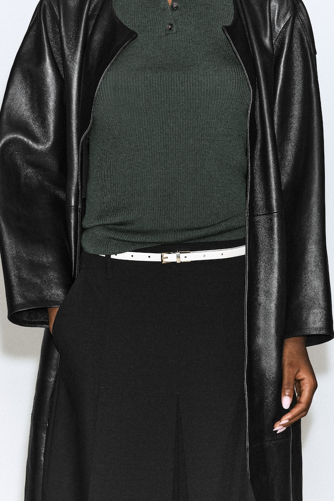 REVERSIBLE SLIM LEATHER BELT — BLACK / WHITE