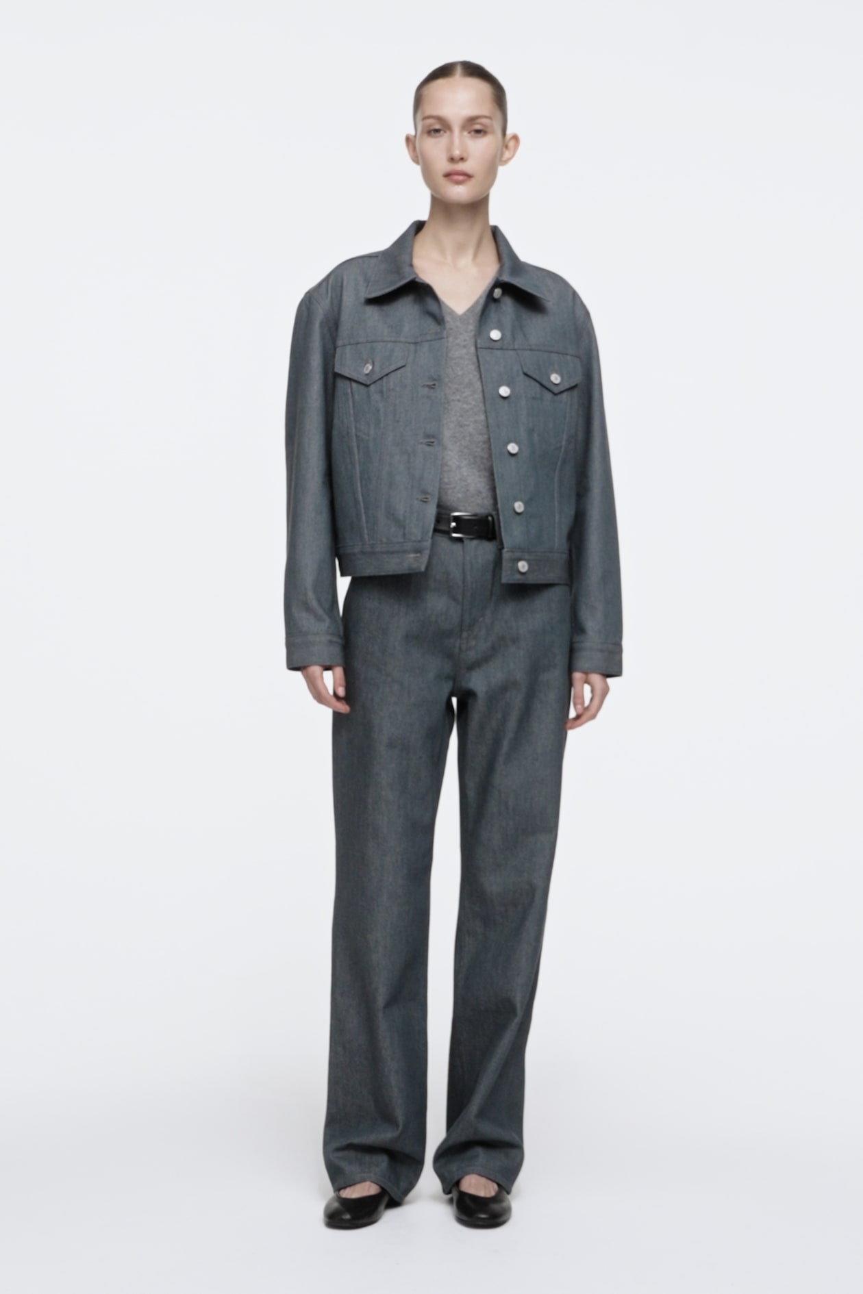 COLUMN STRAIGHT-LEG JEANS