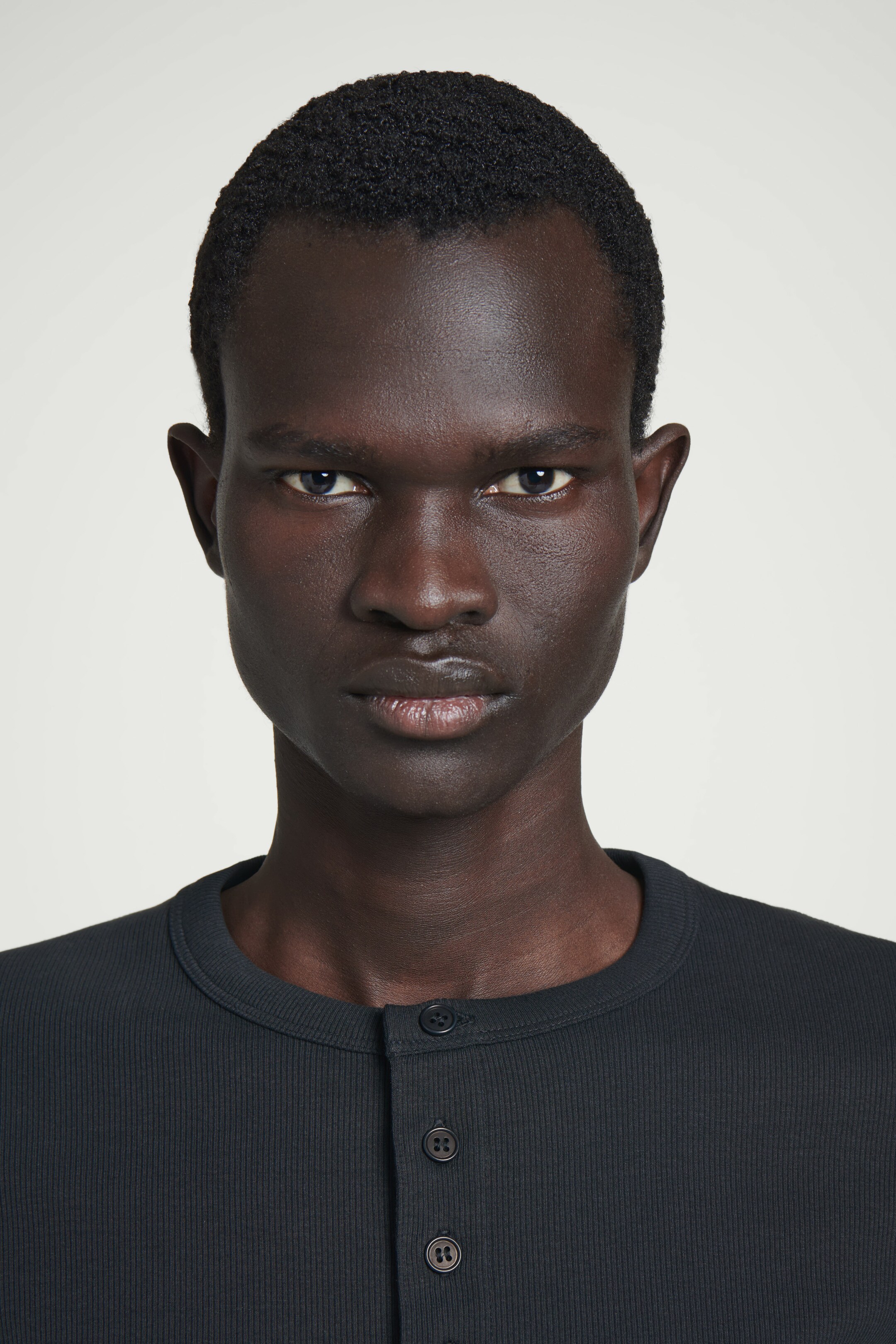 Ingrandisci l'immagine: SLIM-FIT RIBBED HENLEY T-SHIRT - NAVY - UOMO | H&M CH 2