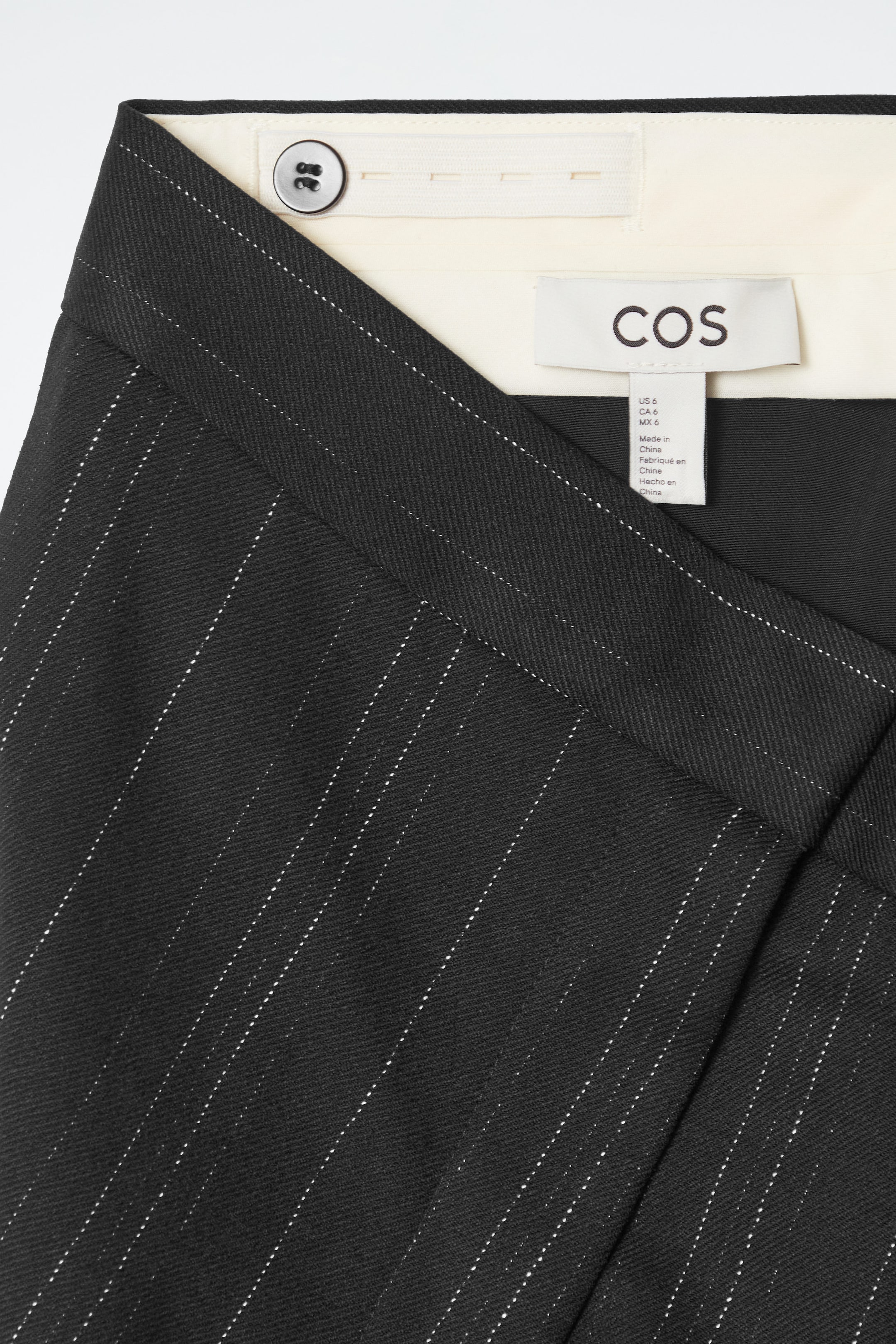 PANTALON BARREL À FINES RAYURES DÉCONTRACTÉ