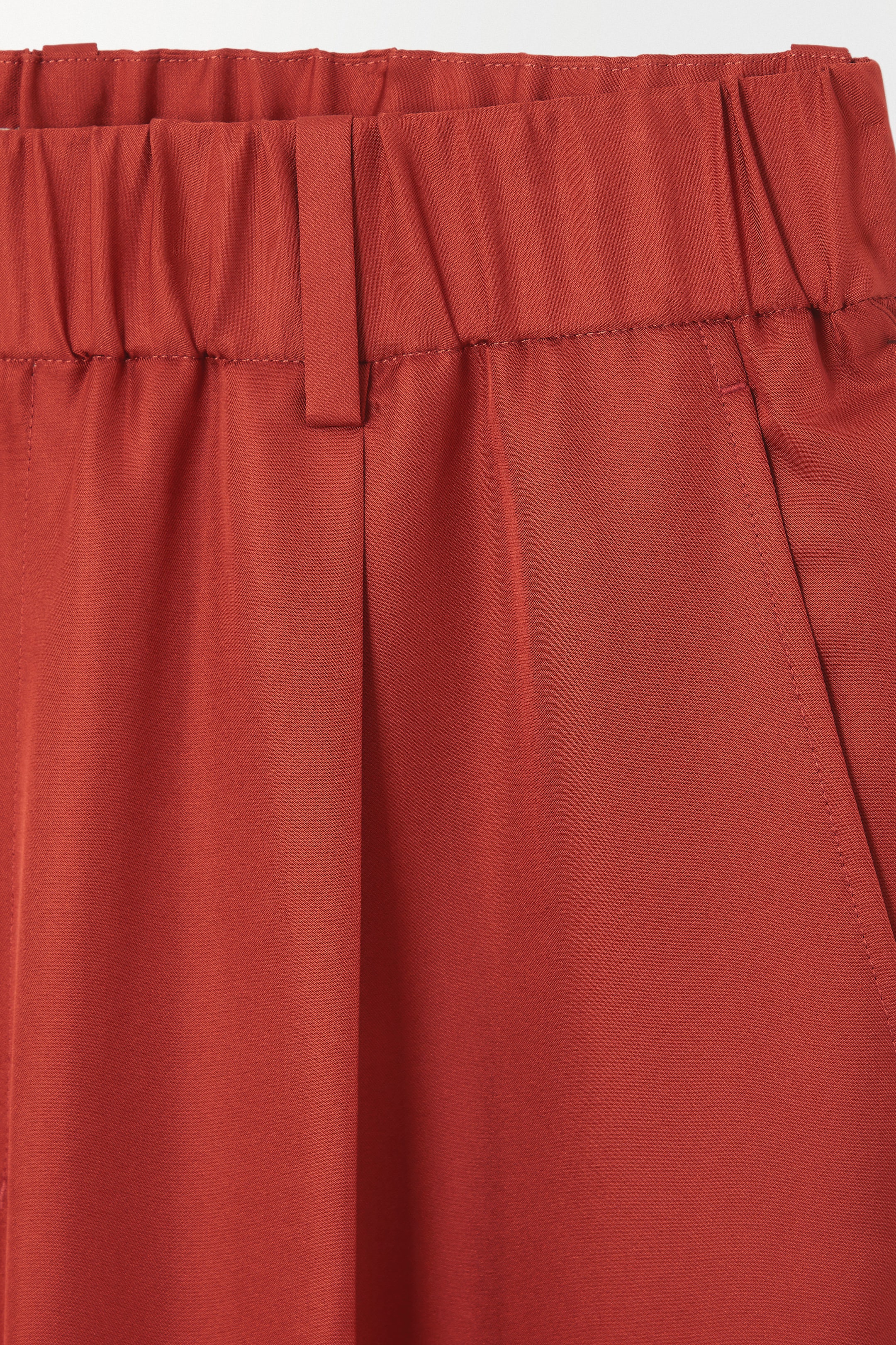 THE SILK PANTS