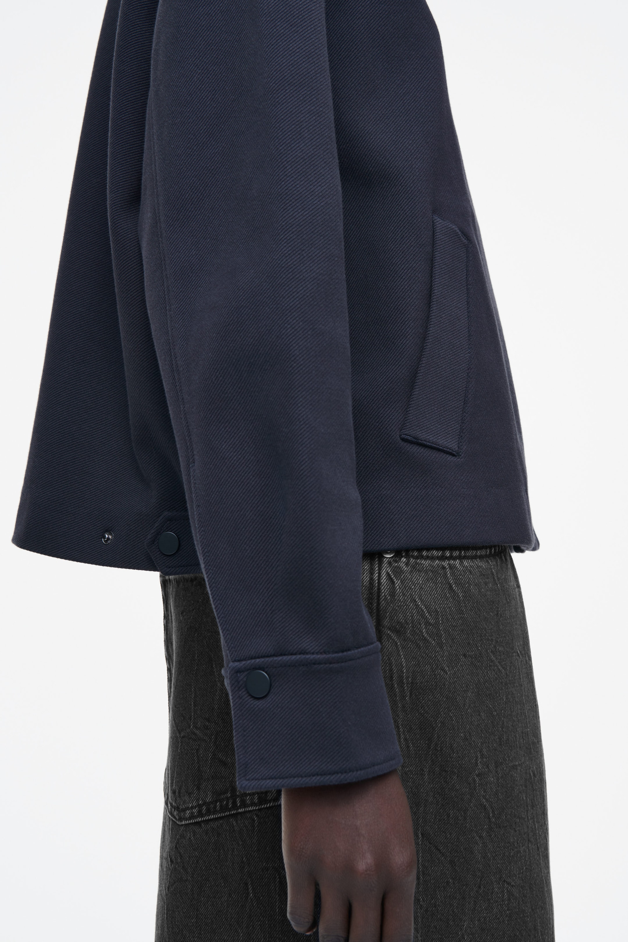 CHAQUETA FUNCIONAL CON FORMA DE TRAPECIO