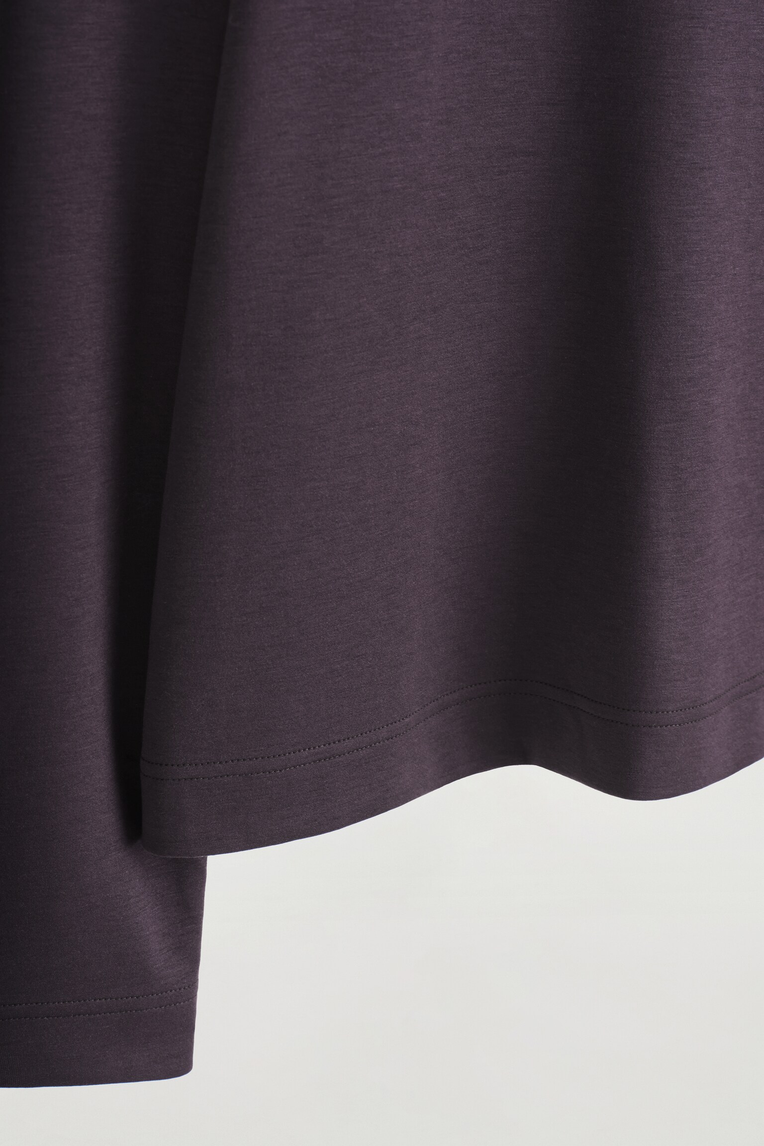 CAMISETA ELÁSTICA CON CUELLO ALTO - MORADO/BLANCO - 3