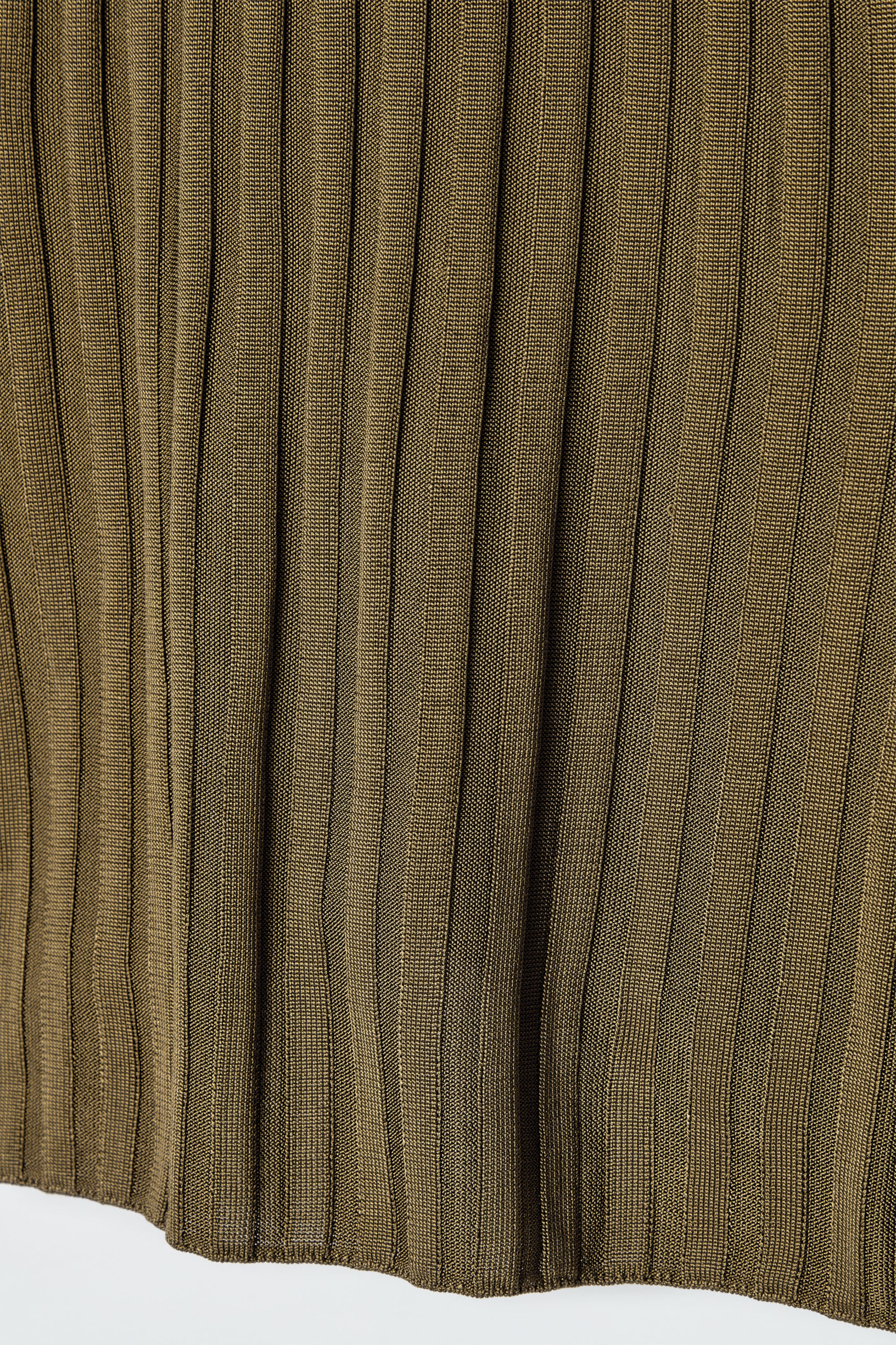 StillMedia/DescriptiveDetail