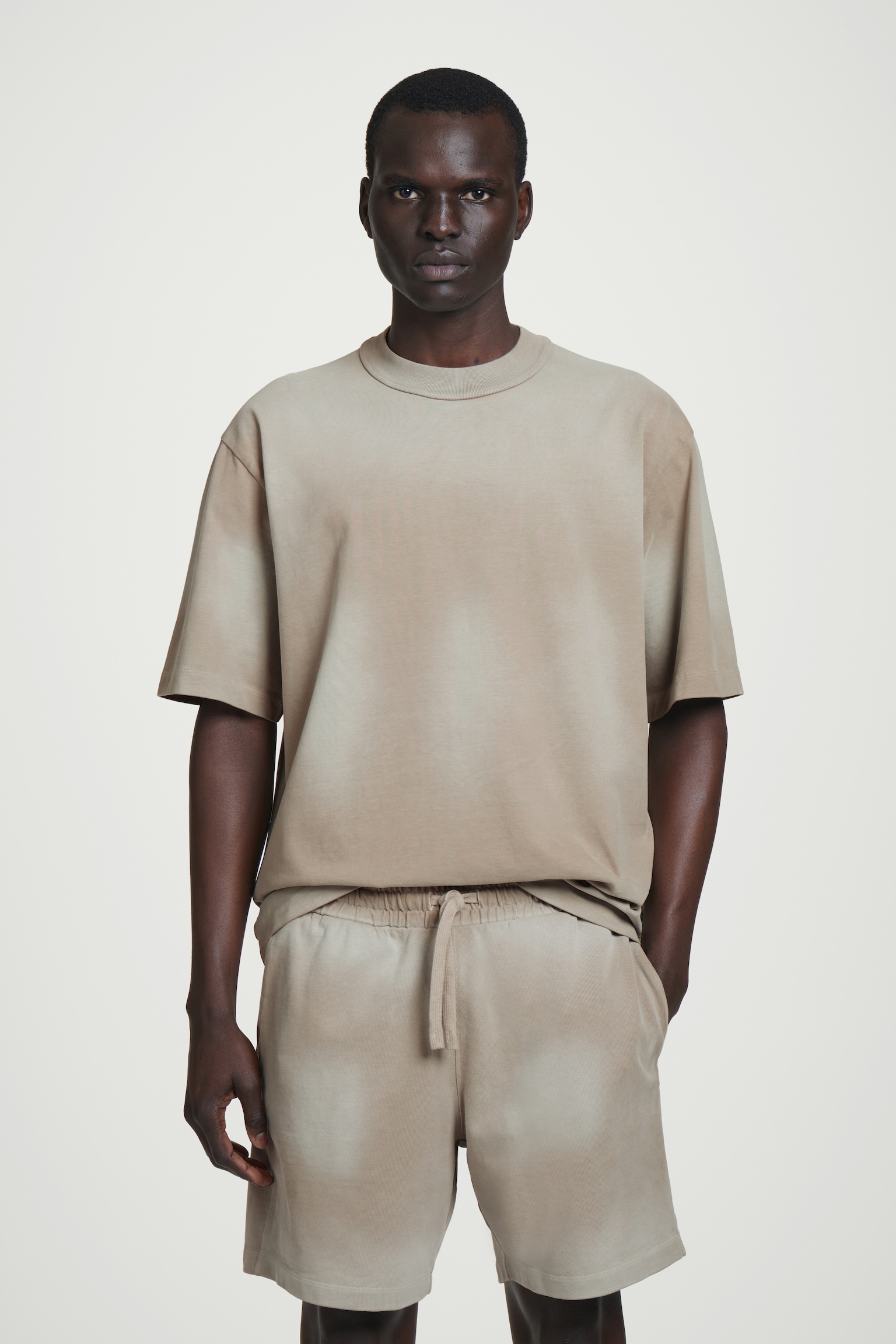 OVERSIZED MOSOTT JERSEY GARBO PÓLÓ - VAKOND/FEKETE