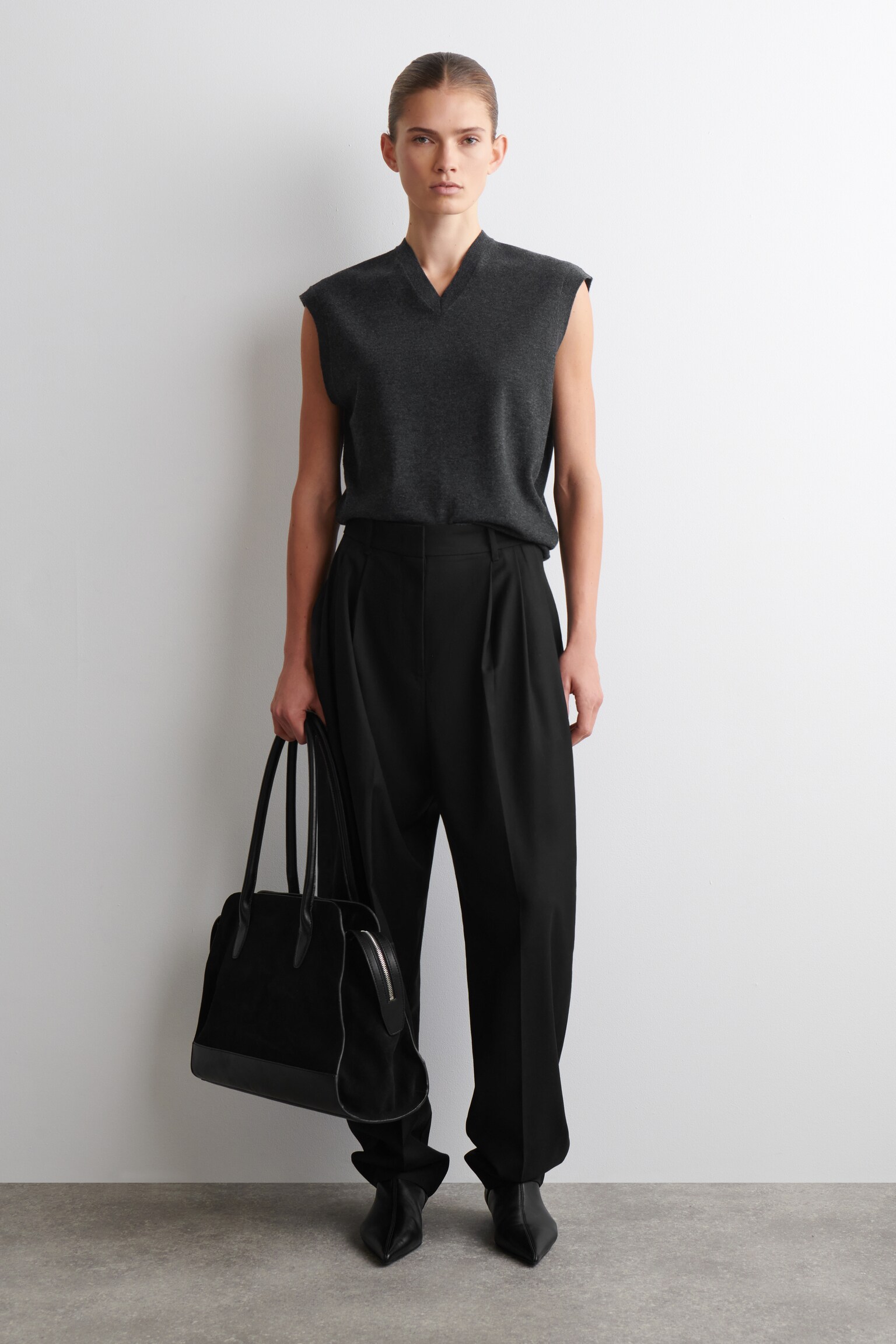 אפודת צווארון V מצמר רינו - אפור כהה - 3