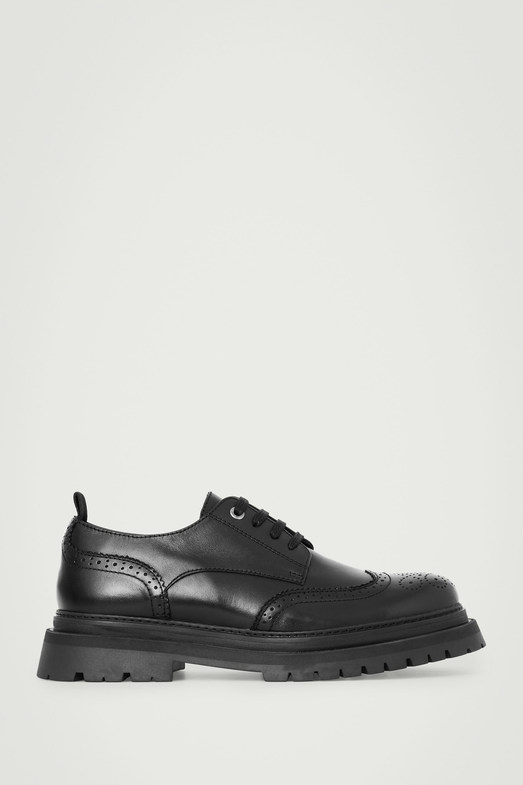 CHUNKY LEATHER DERBY BROGUES - BLACK | COS