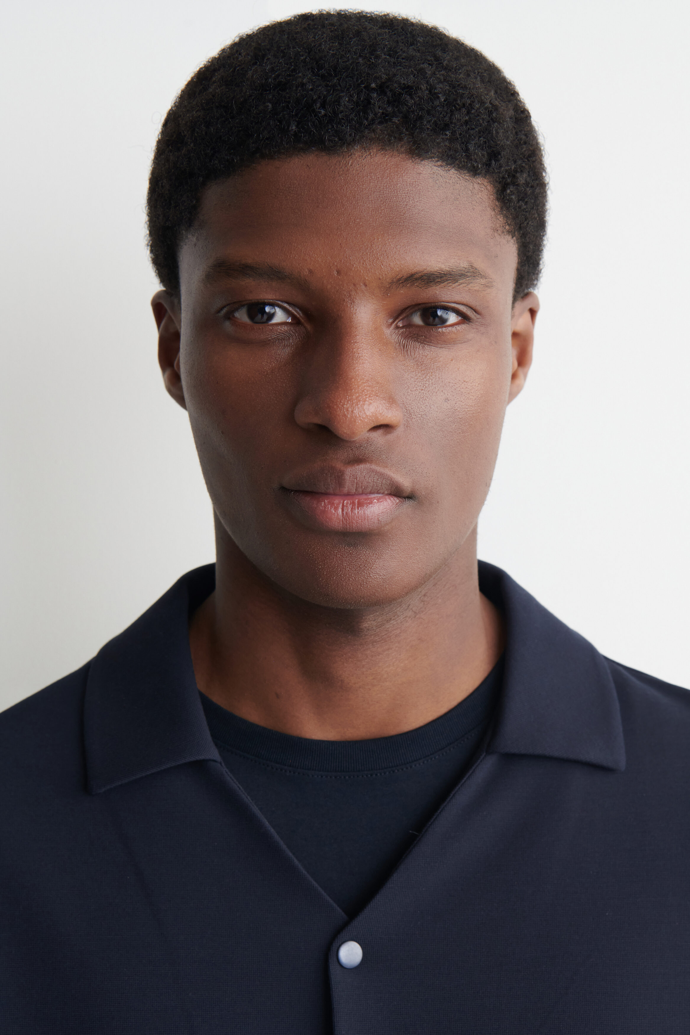 MILANO-JERSEY SHORT-SLEEVED SHIRT - NAVY | COS