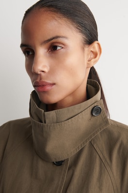 BELTED COTTON SHORT TRENCH JACKET — BROWN 6