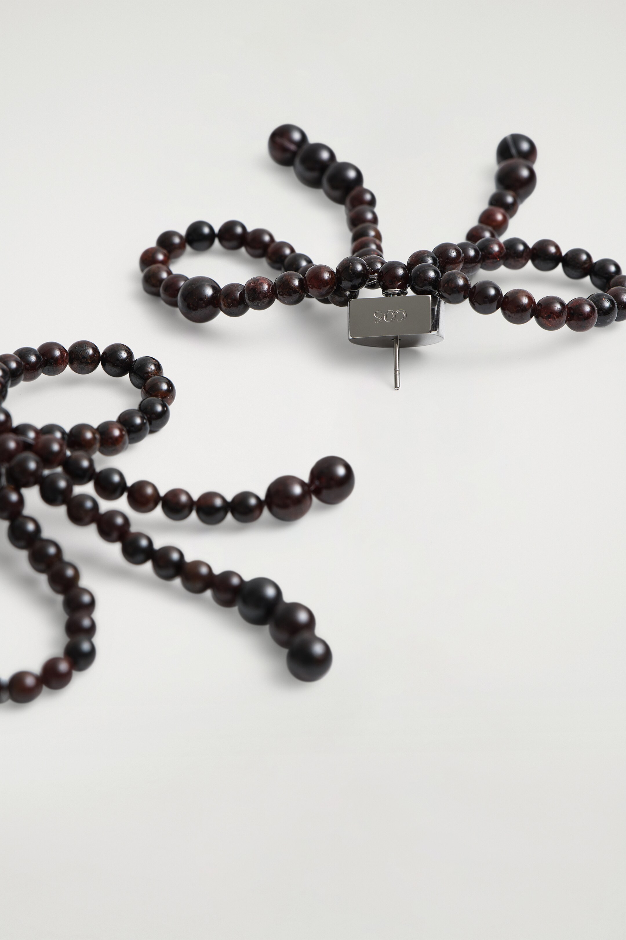 Ver imagem maior: BRINCOS COM LAÇO DE GRANADA - CASTANHO ESCURO - SENHORA | H&M PT 4