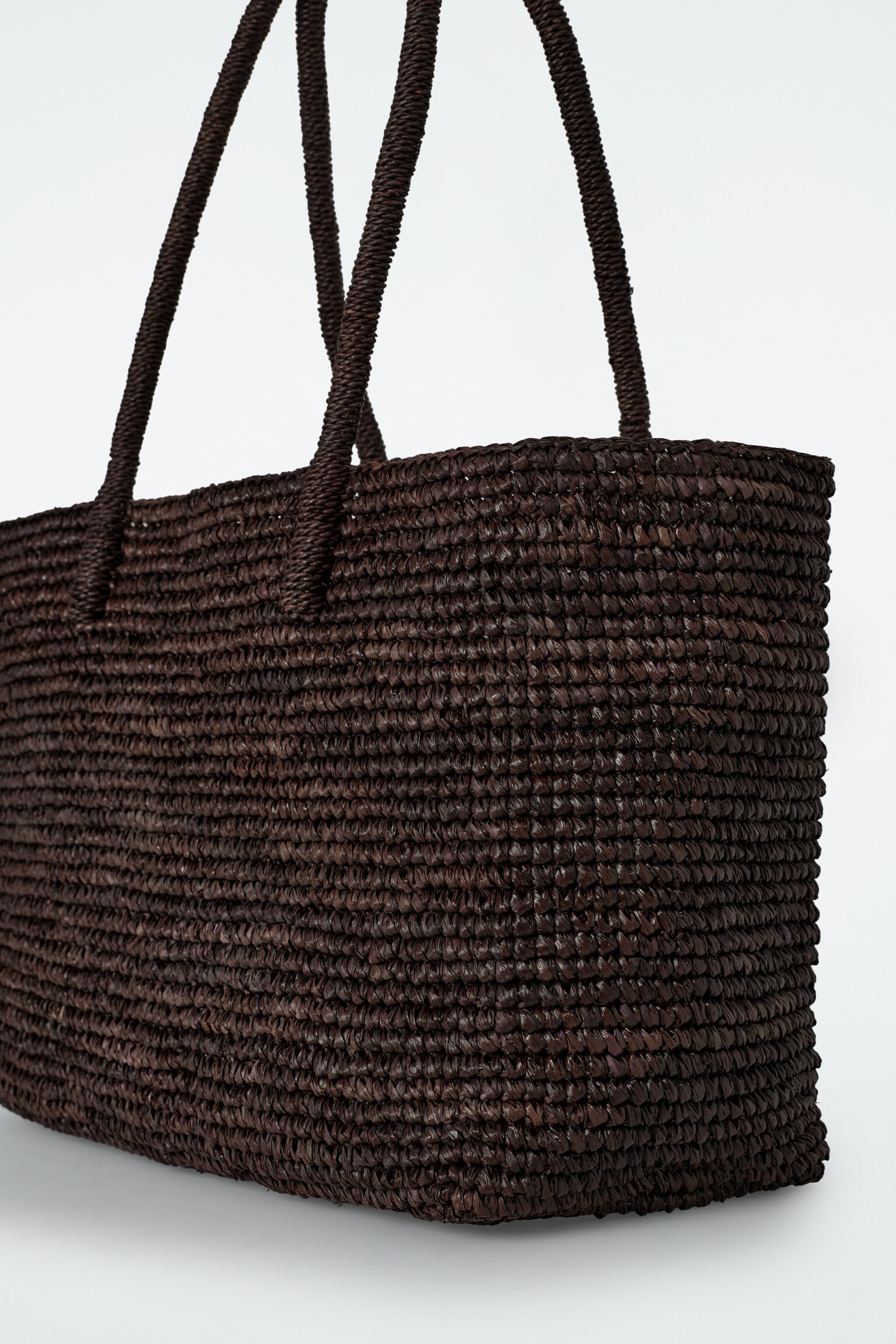BOLSO TOTE TEJIDO A MANO - RAFIA - MARRÓN OSCURO/BEIGE - 5