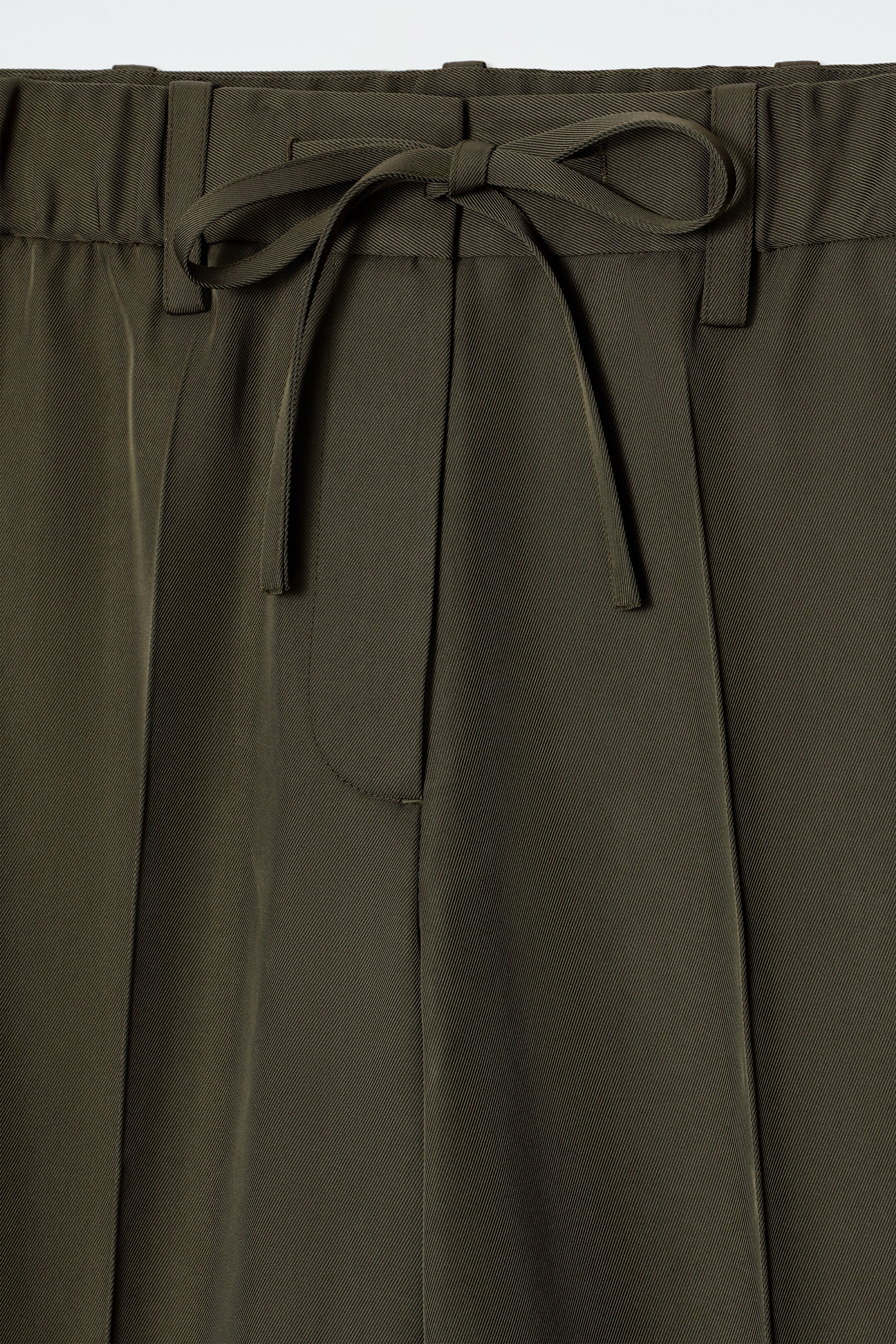 Nagyobb kép megtekintése: KÖTŐFÜLES EGYENES SZÁRÚ NADRÁG - Sötét khaki - NŐI | H&M HU 6