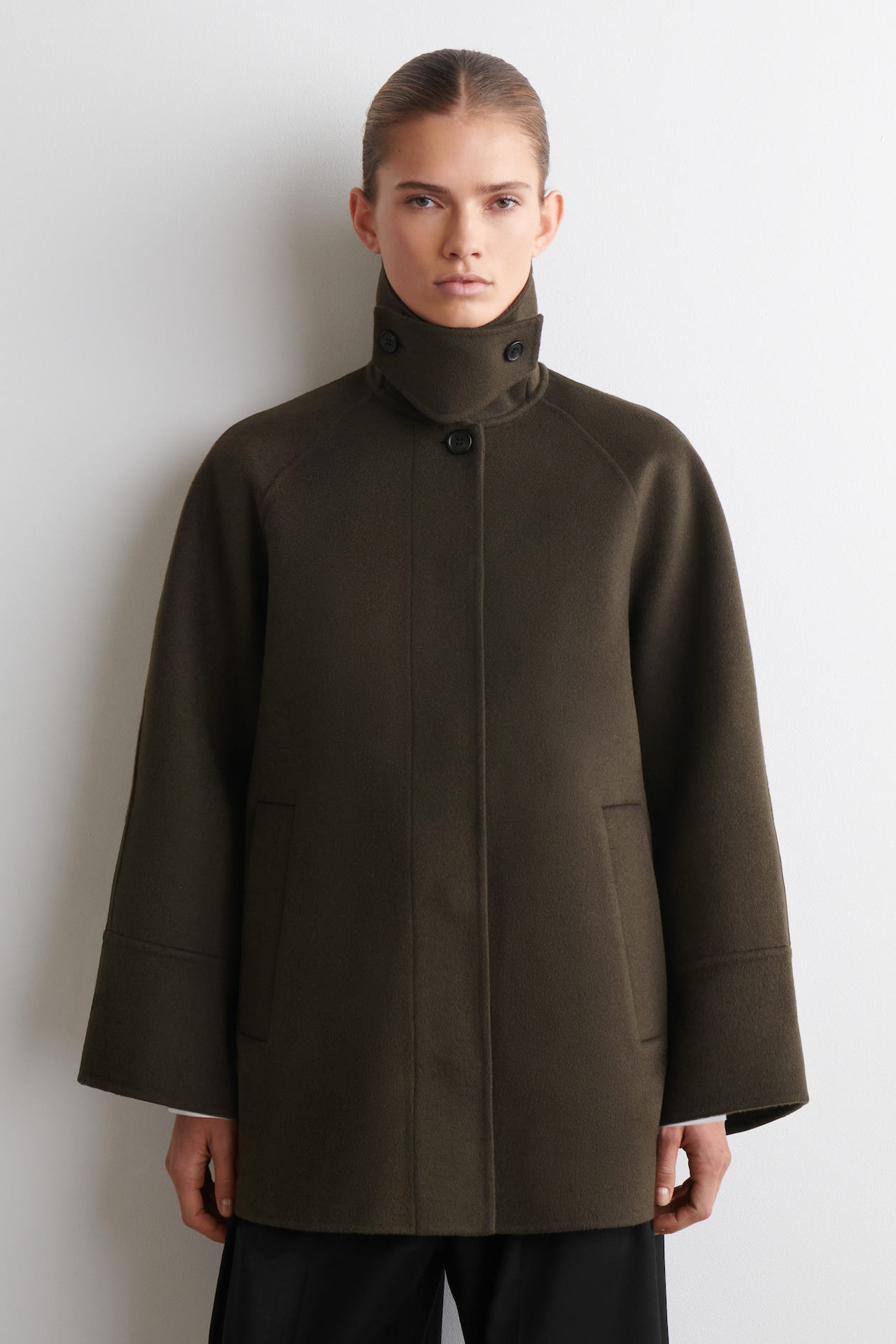 MOCK-NECK DOUBLE-FACED WOOL SHORT COAT — BROWN