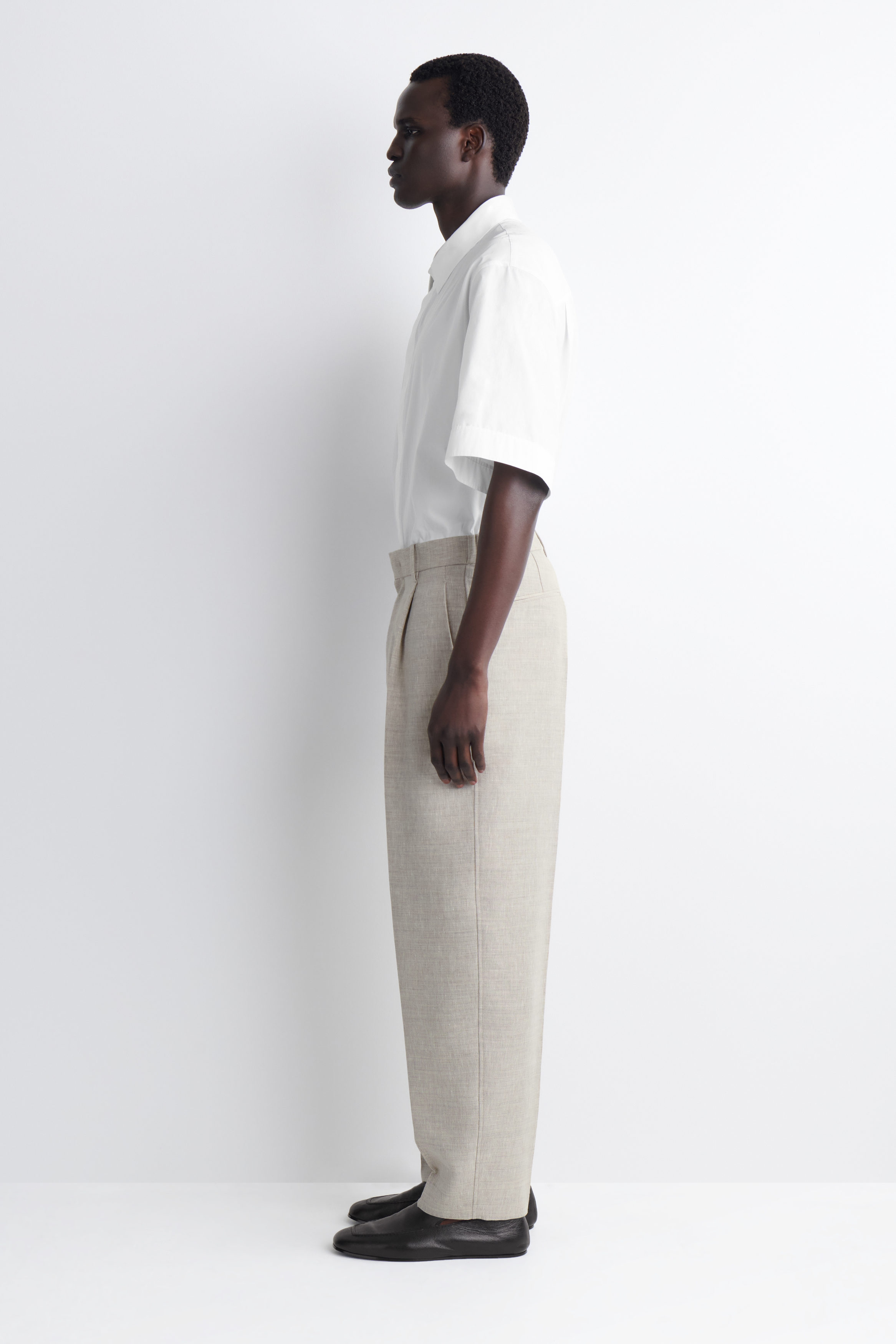 LINEN-WOOL SHORT-SLEEVED ZIP-UP SHIRT - STONE MÉLANGE | COS US