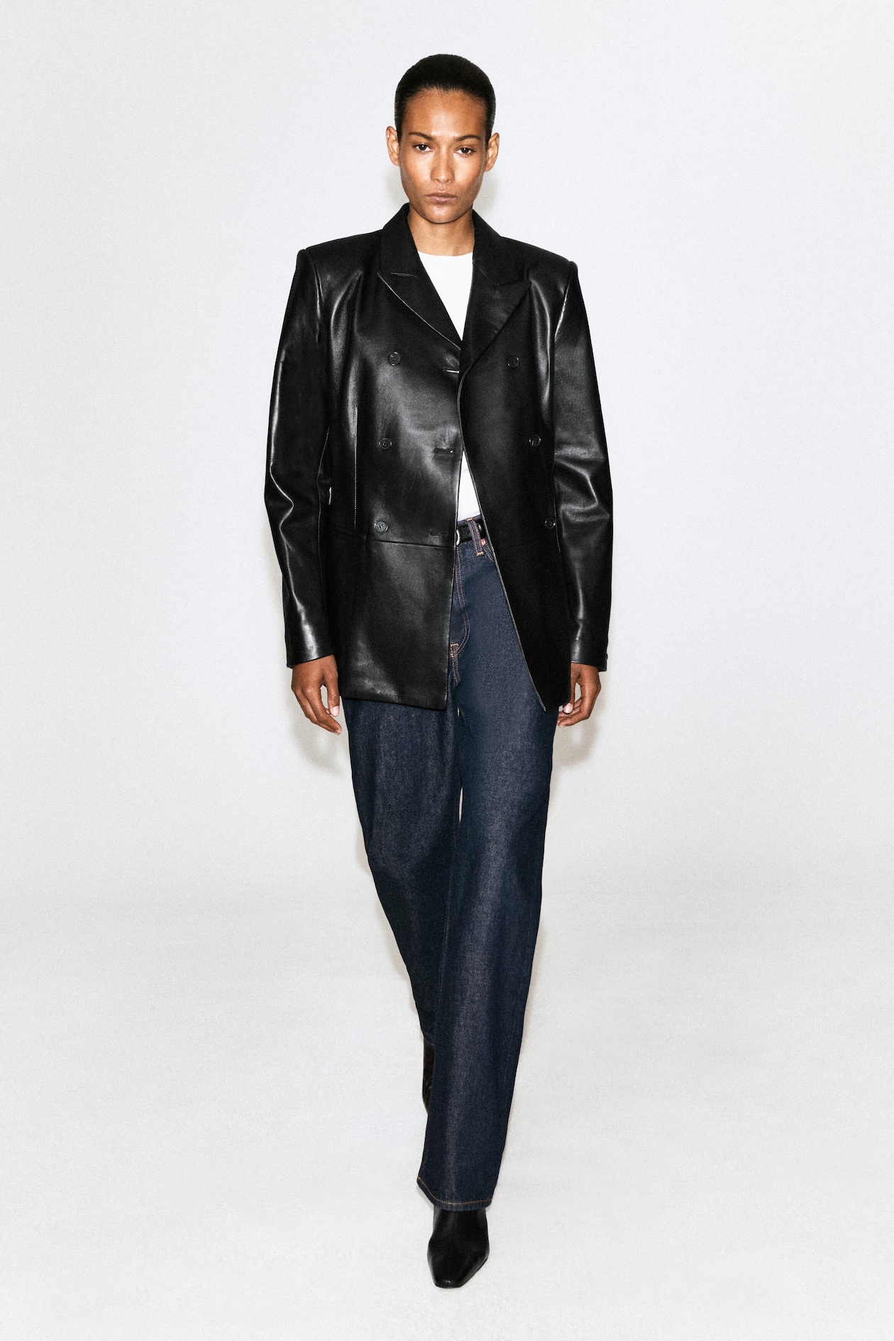 CHORD STRAIGHT-LEG JEANS — DARK INDIGO
