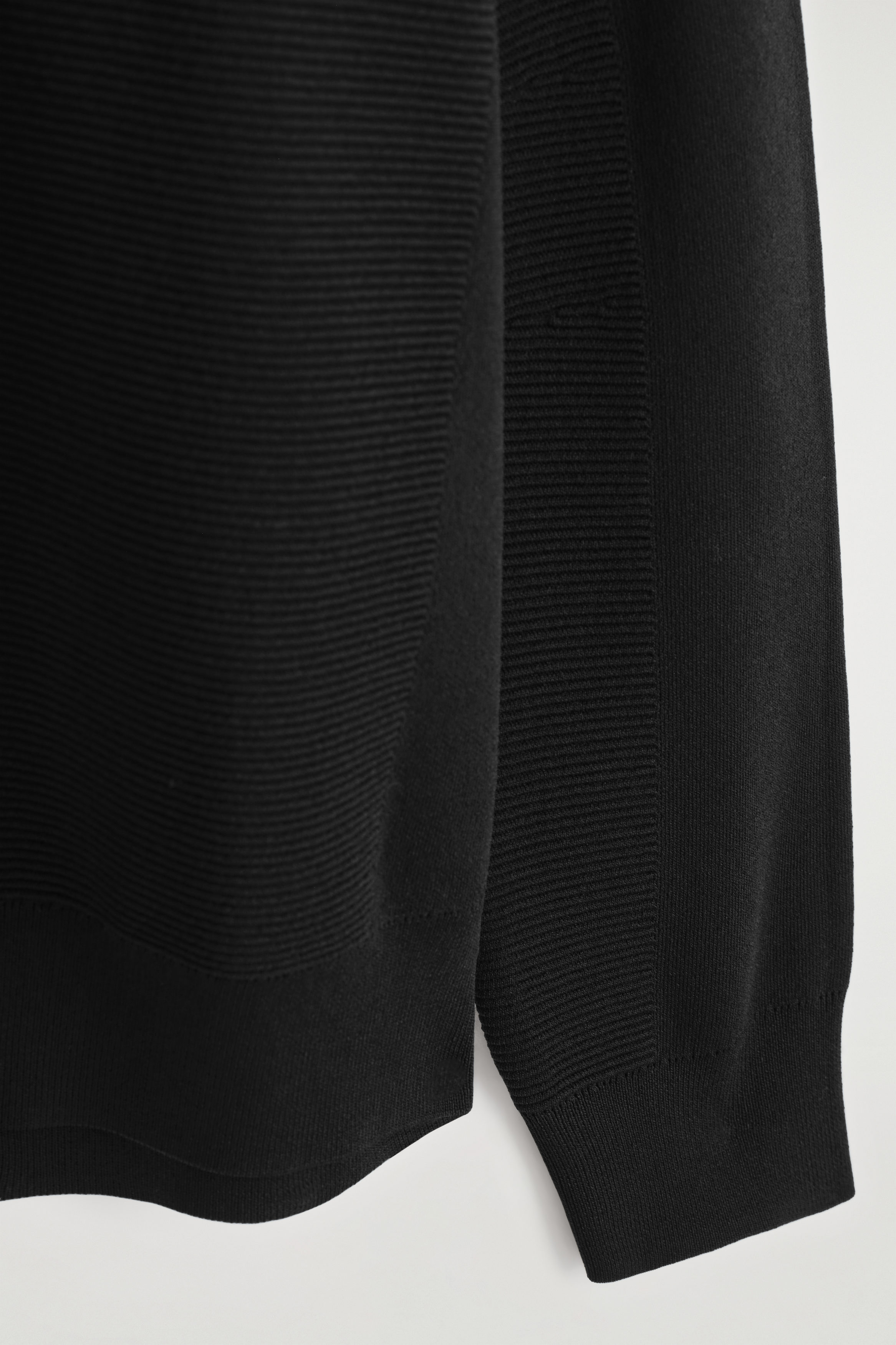 TEXTURED KNITTED POLO SWEATER - BLACK | COS US