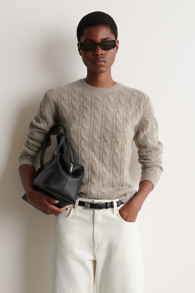 CABLE-KNIT PURE CASHMERE SWEATER — BEIGE