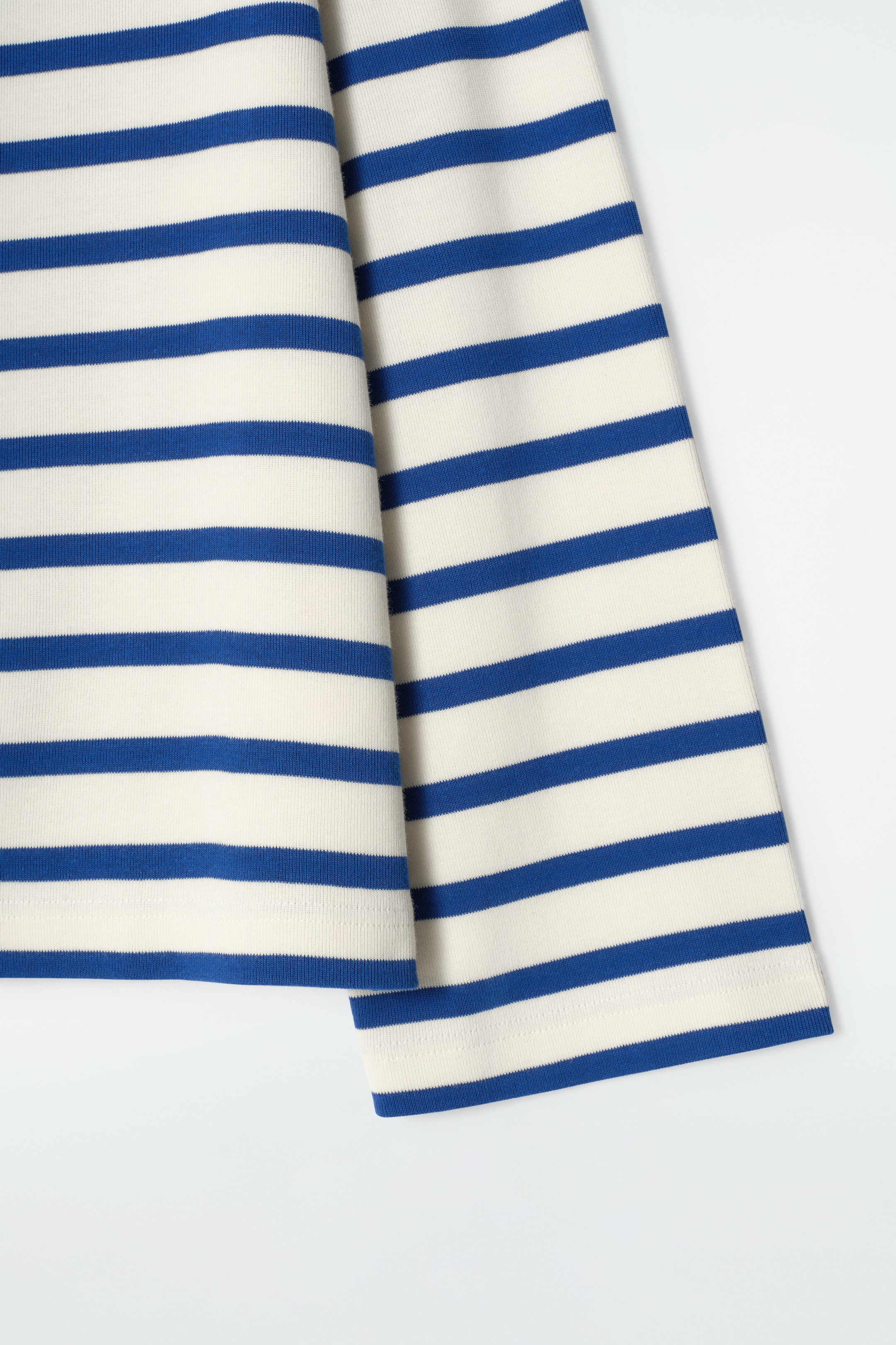 Zobacz większy obraz: TOP W PASKI Z DEKOLTEM W ŁÓDECZKĘ - BIAŁY / PASKI - ONA | H&M PL 5