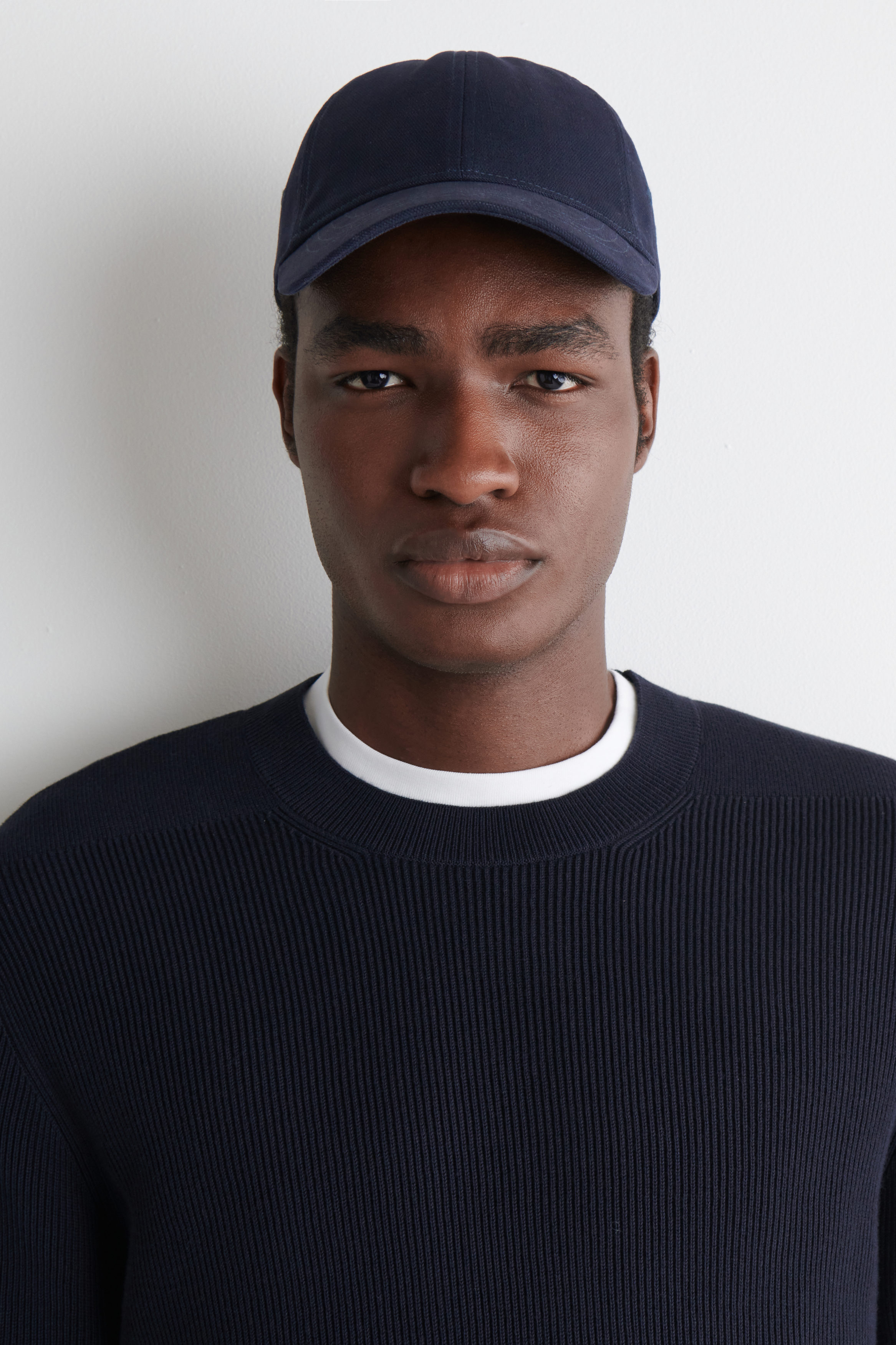 COTTON-CANVAS BASEBALL CAP - NAVY | COS