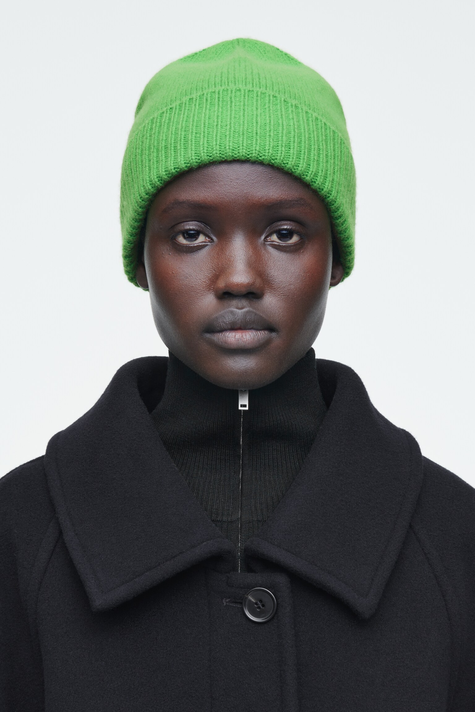 BEANIE AUS KASCHMIR - LEUCHTENDES GRÜN/SCHWARZ/OLIVGRÜN
