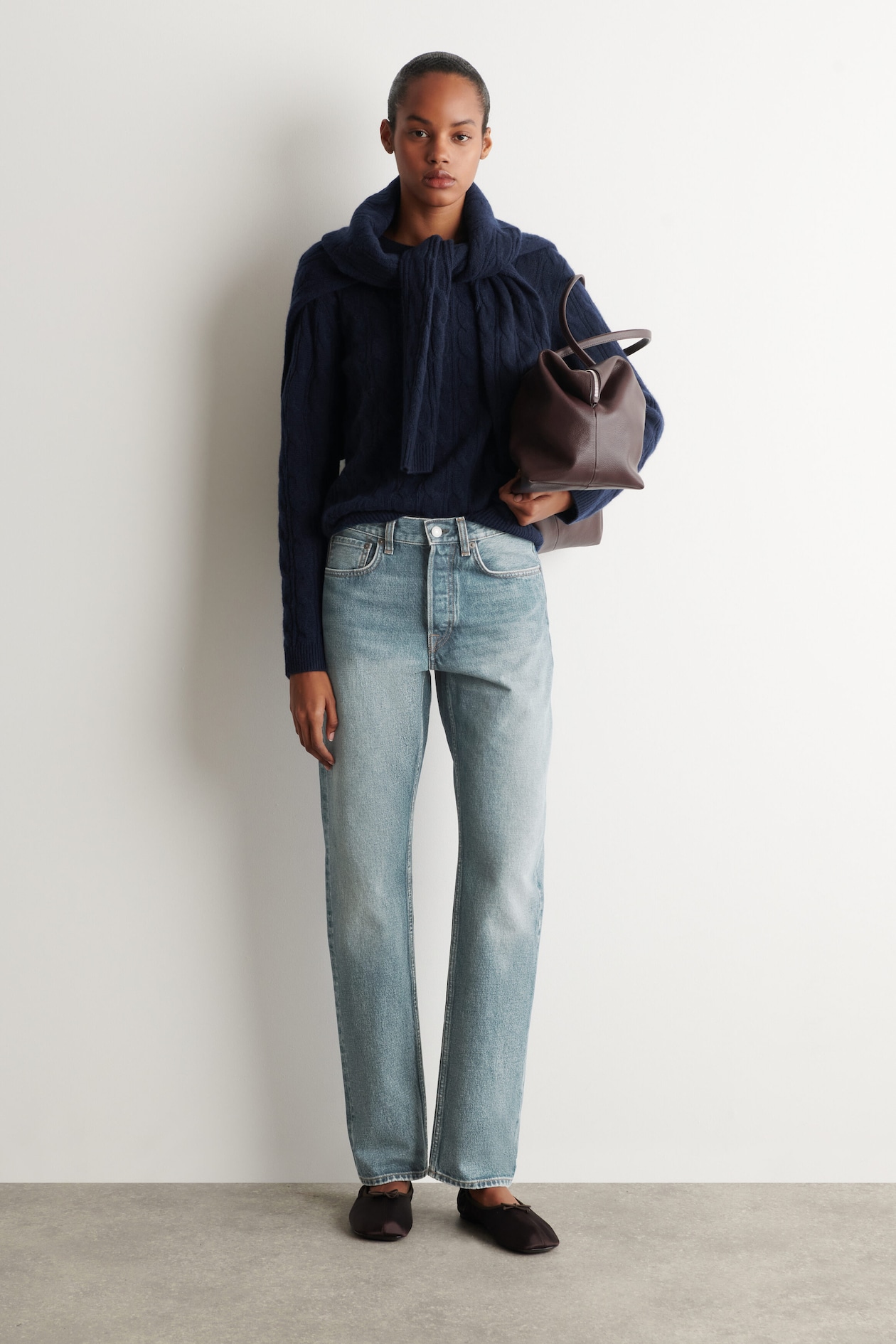 CABLE-KNIT PURE CASHMERE SWEATER — NAVY