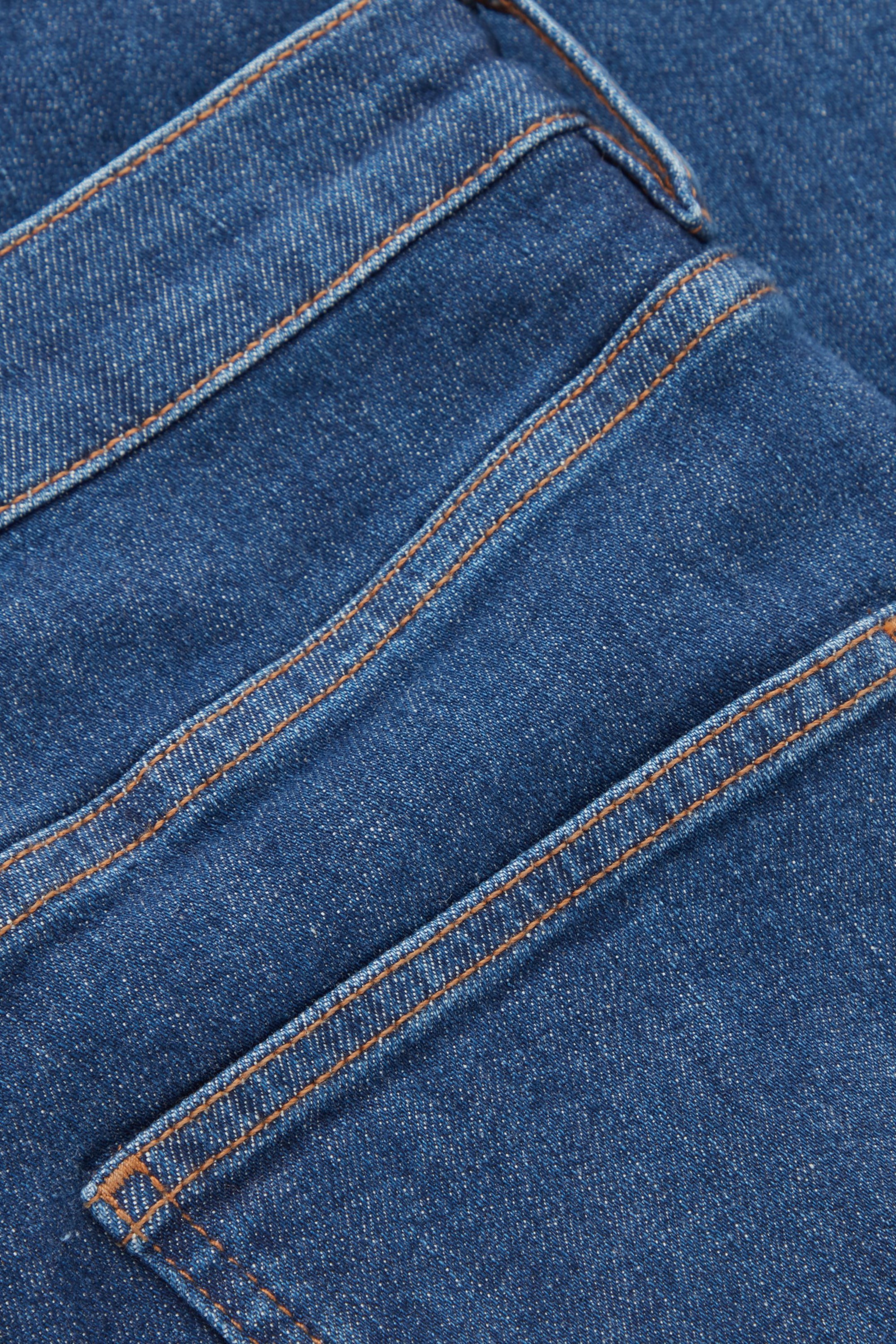 StillMedia/DescriptiveDetail