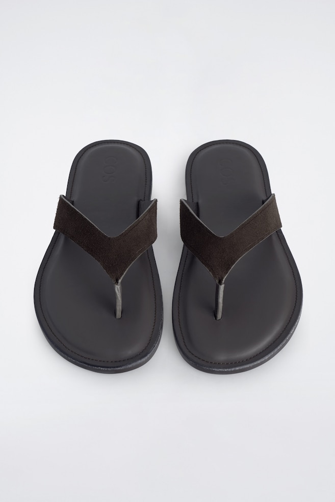LEATHER FLIP FLOPS — DARK BROWN