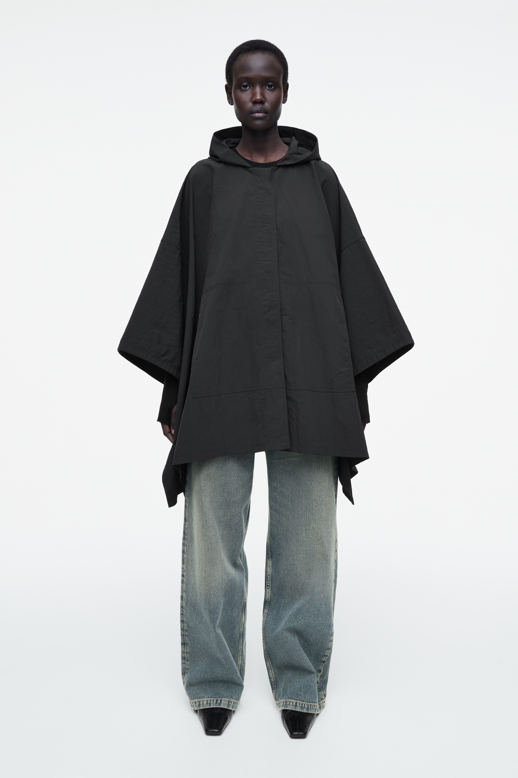 Agrandir l'image: CAPE À CAPUCHE FAÇON TRENCH-COAT - NOIR - FEMME | H&M FR 1