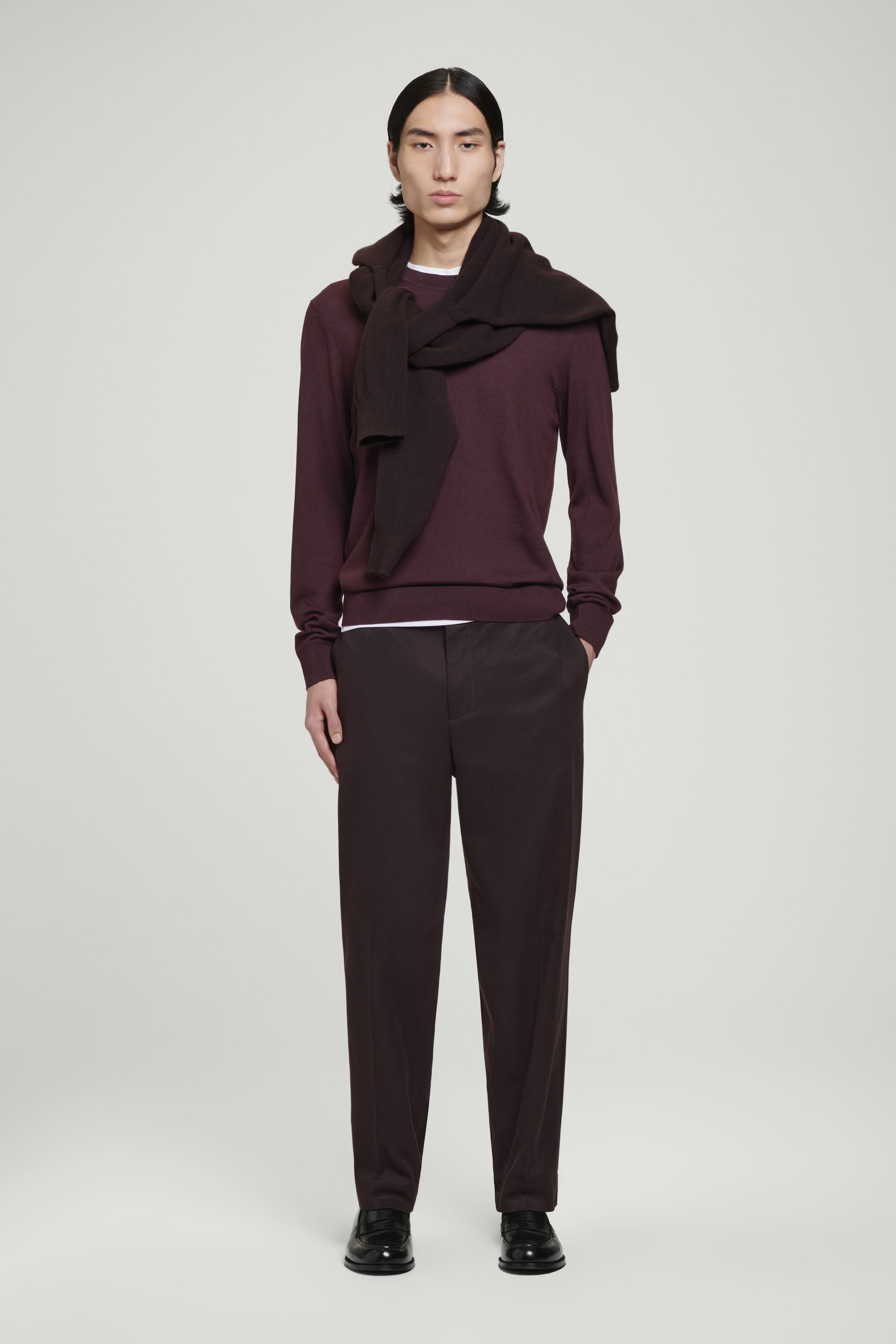 MAGLIONE SLIM GIROCOLLO IN LANA MERINO