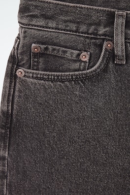 ARCH TAPERED JEANS — BLACK 5