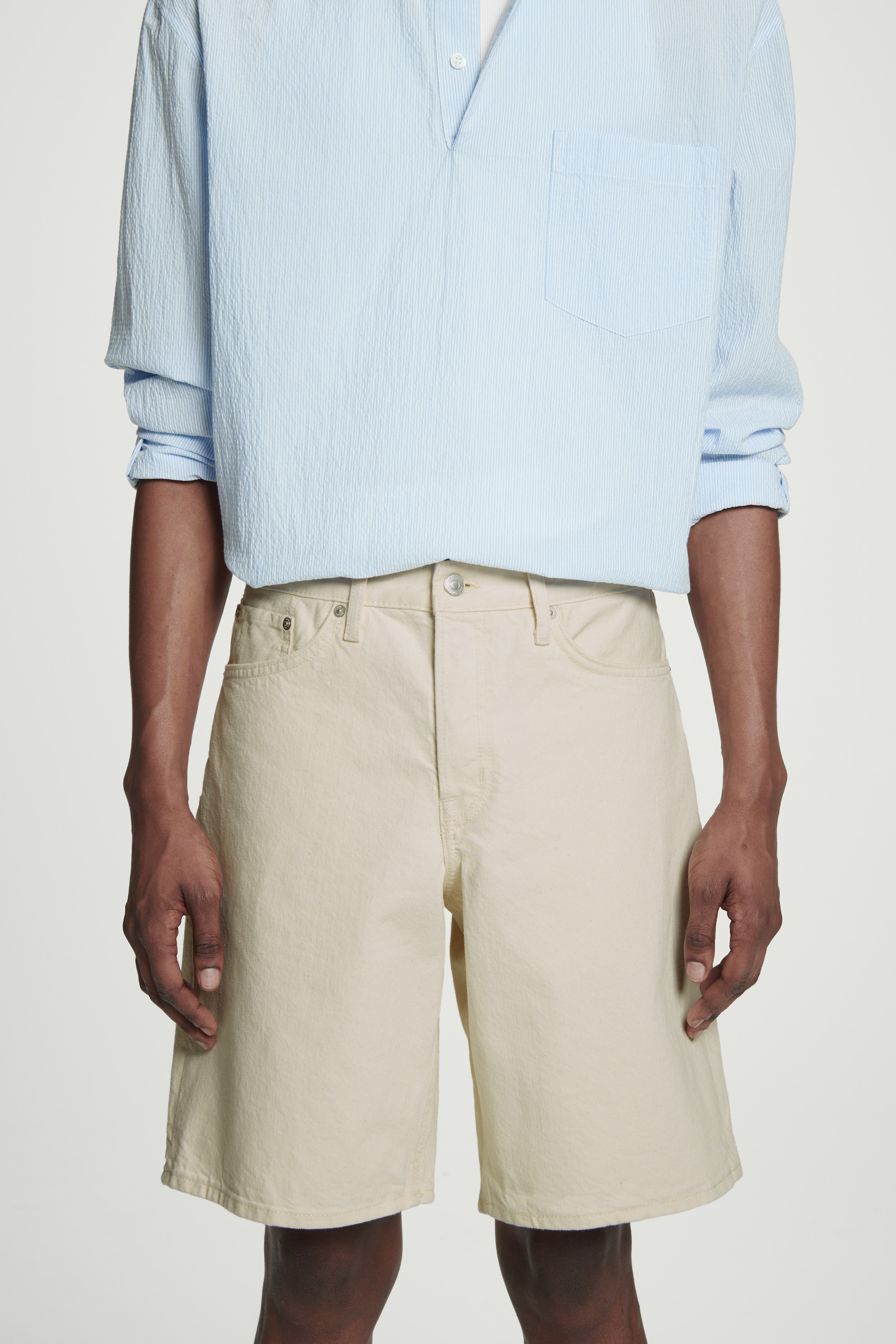 Grösseres Bild ansehen: JEANSSHORTS - ECRU - HERREN | H&M CH 2
