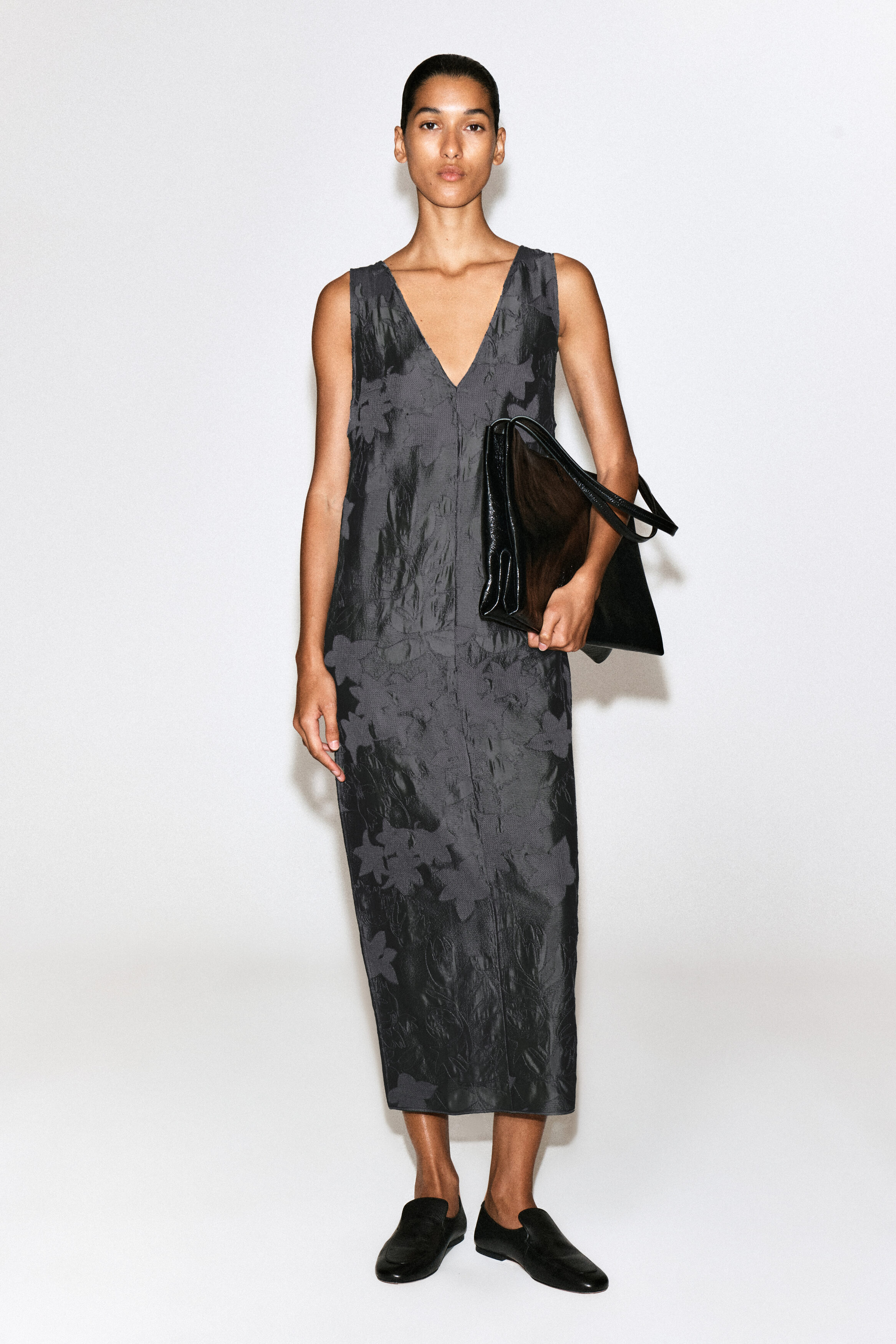 EMBROIDERED SHEER V-NECK DRESS - thumbnail 2