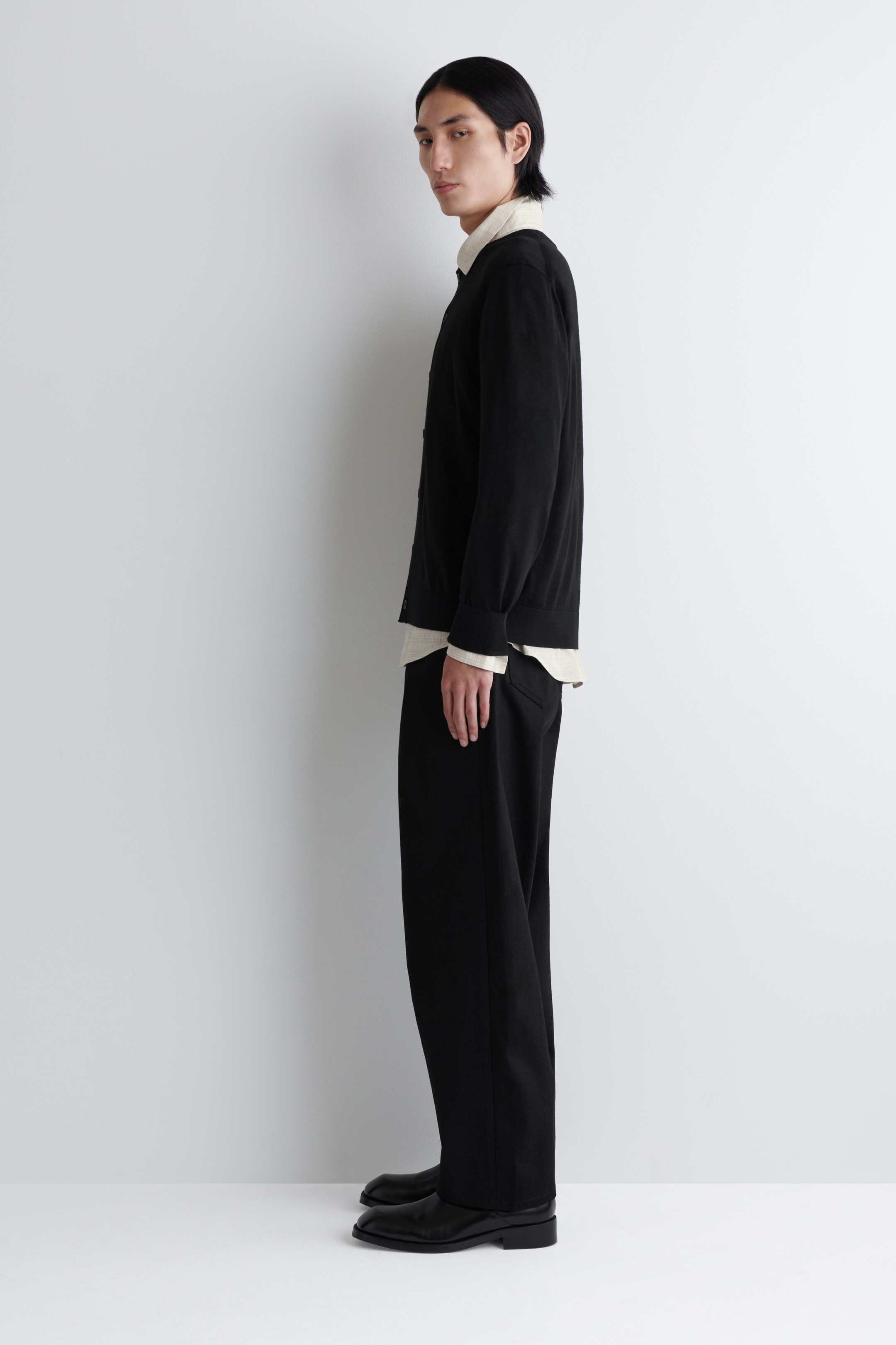 Ver imagen más grande: CÁRDIGAN DE LANA MERINO CON CUELLO REDONDO - NEGRO - HOMBRE | H&M ES 3