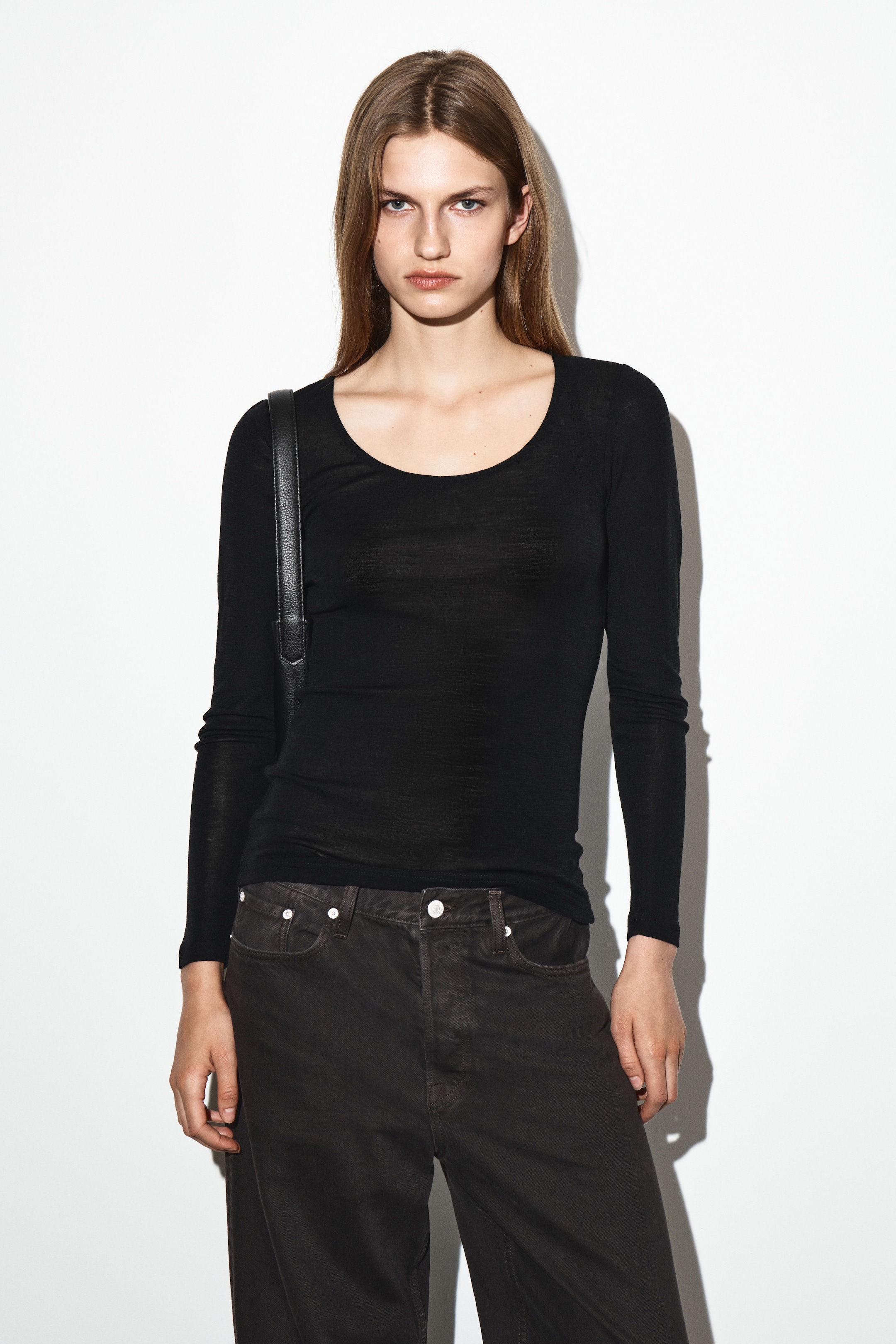 Ver imagen más grande: CAMISETA DE MANGA LARGA DE LANA MERINO - NEGRO - MUJER | H&M ES 1