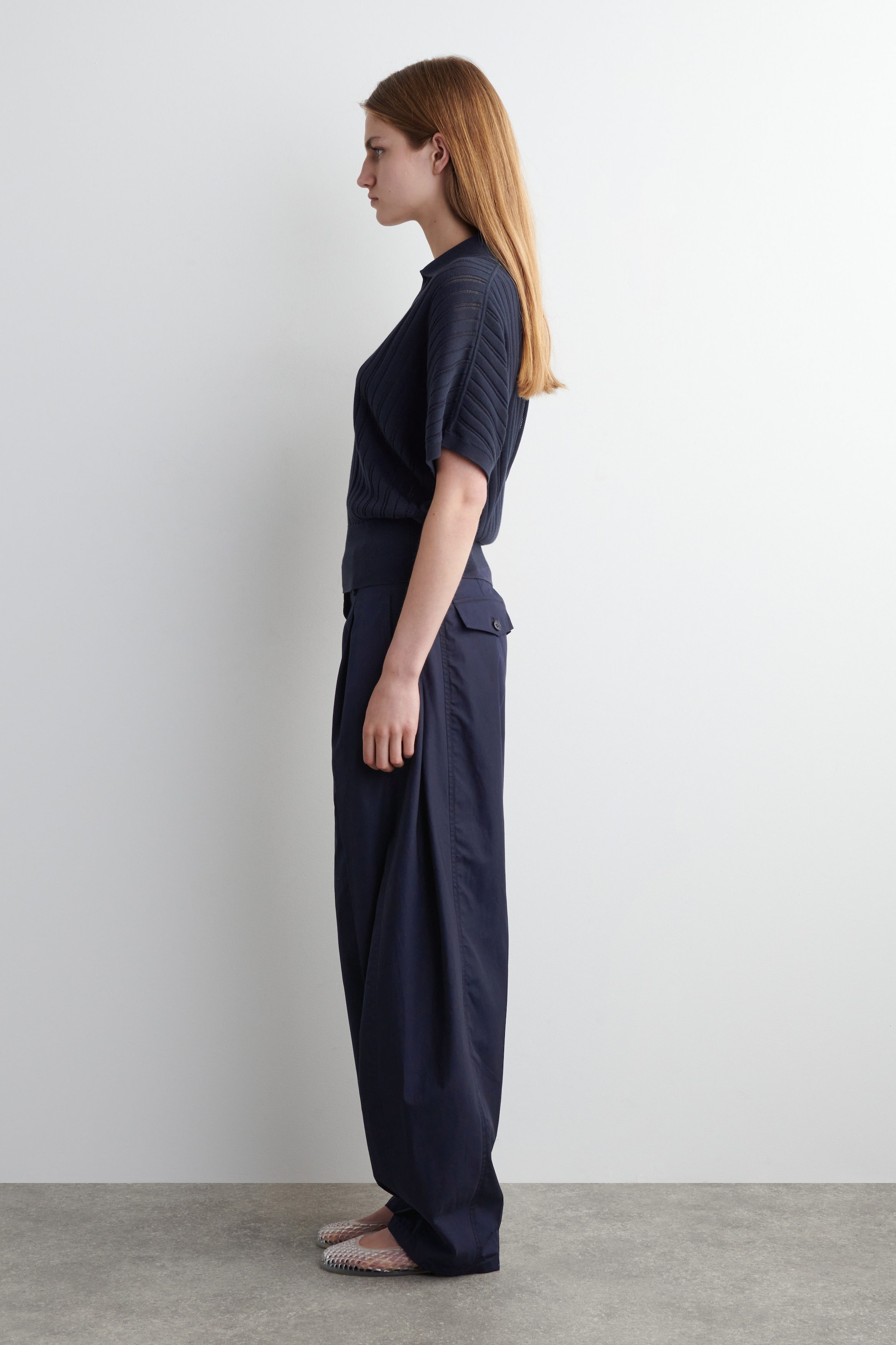 PLEATED COTTON BARREL-LEG TROUSERS