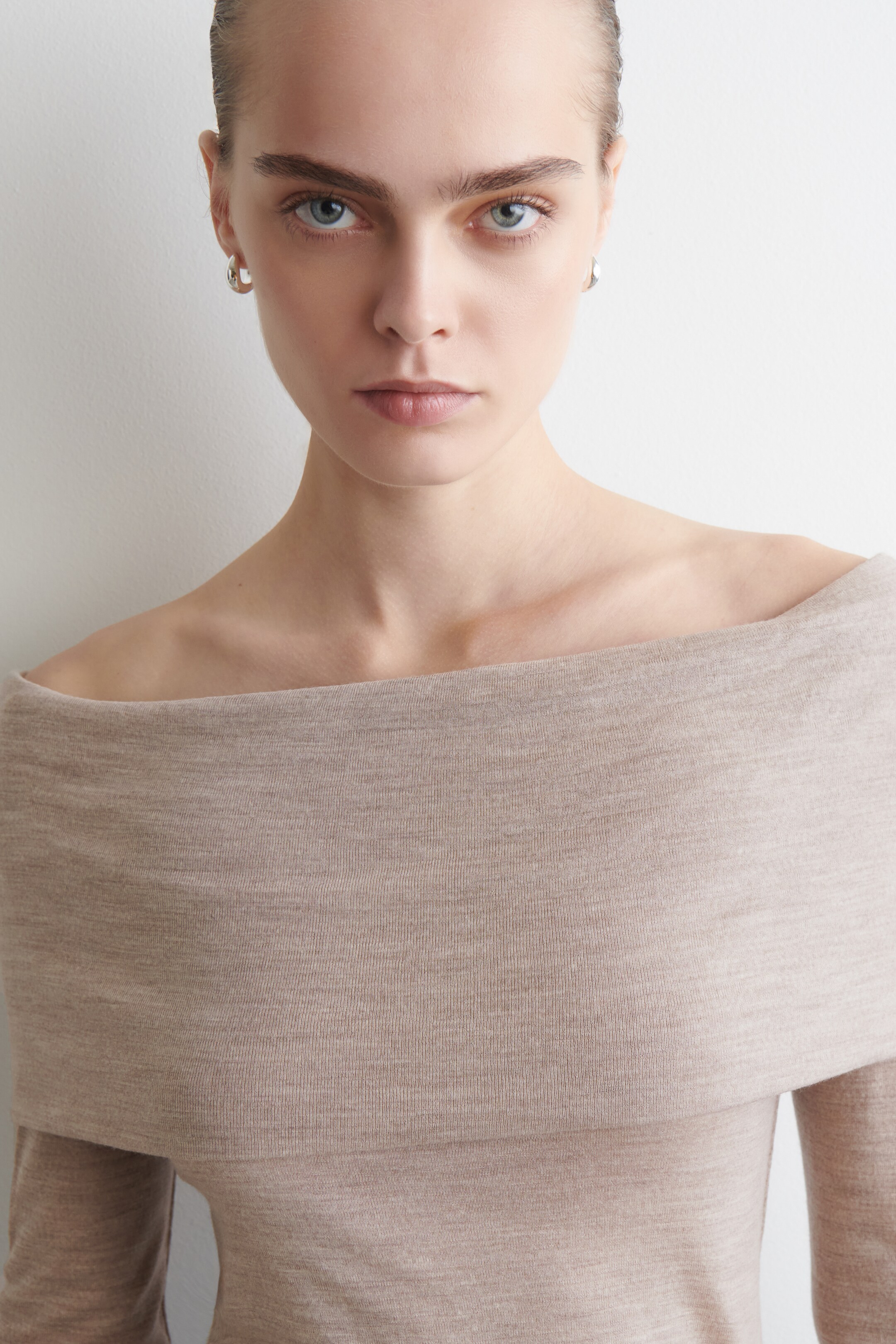 View larger image: OFF-THE-SHOULDER MERINO WOOL TOP - BEIGE - Ladies | H&M GB 5