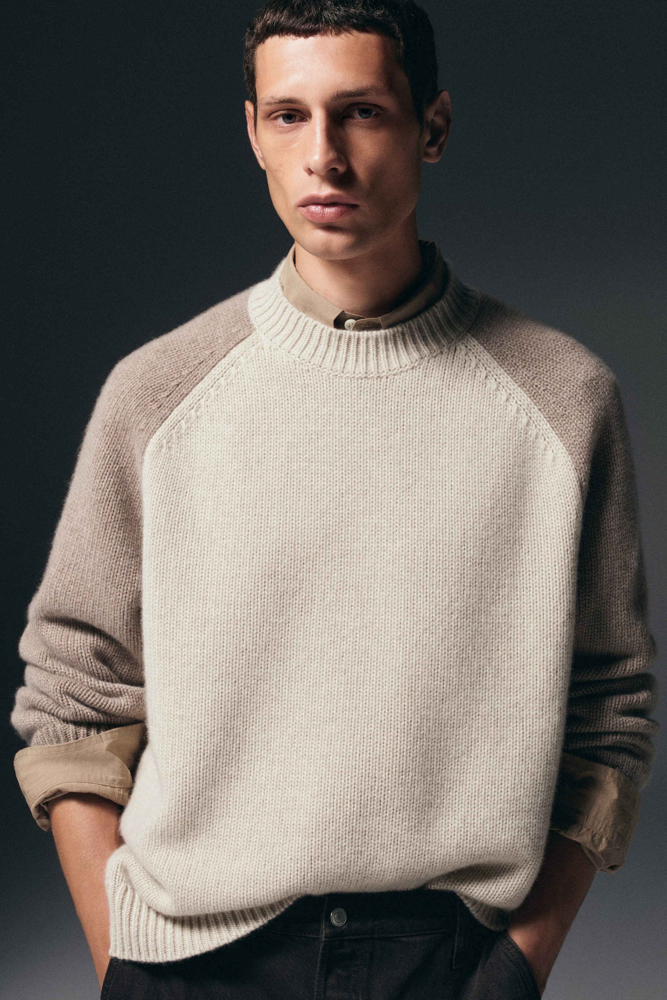 COLOUR-BLOCK CASHMERE SWEATER