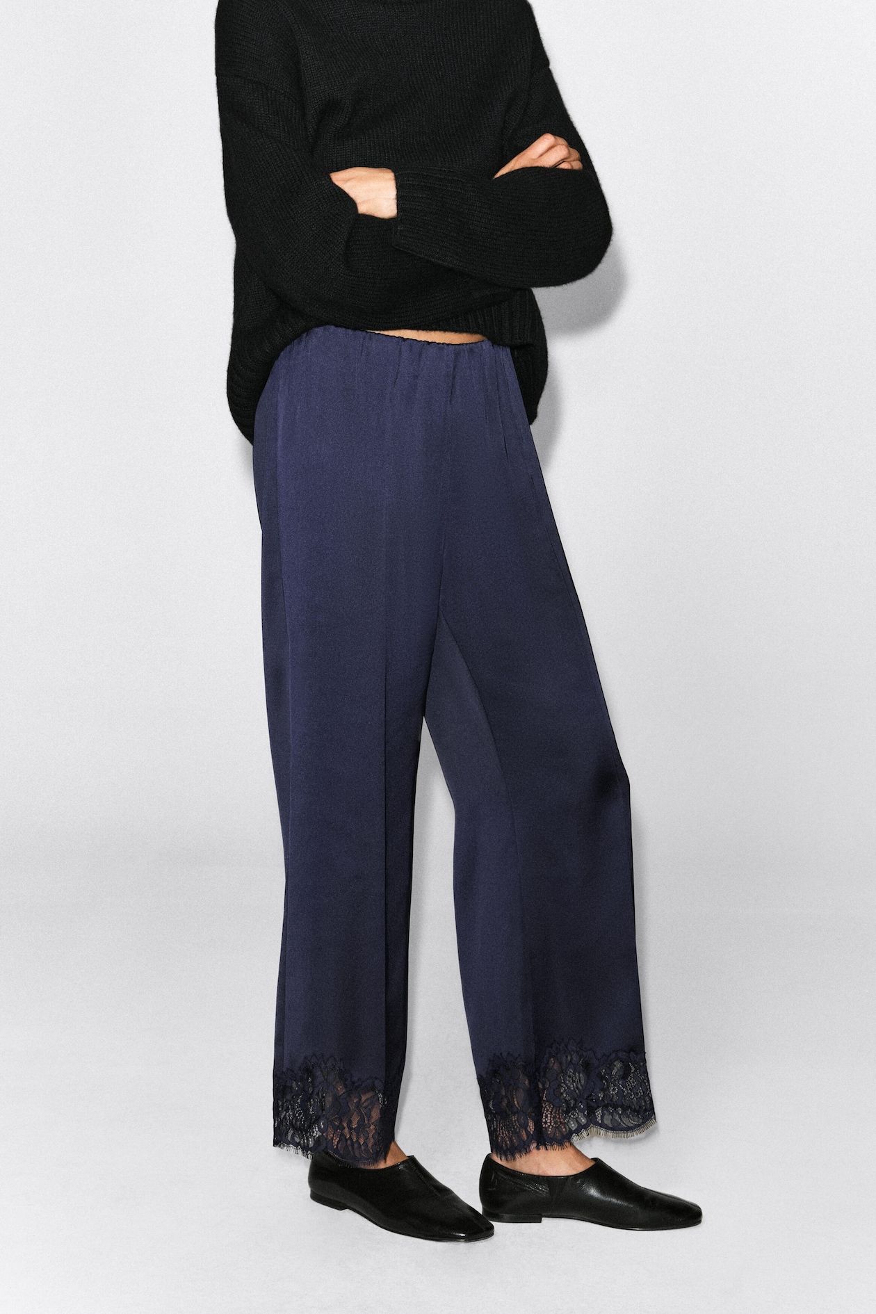 LACE-TRIMMED SATIN PANTS — NAVY