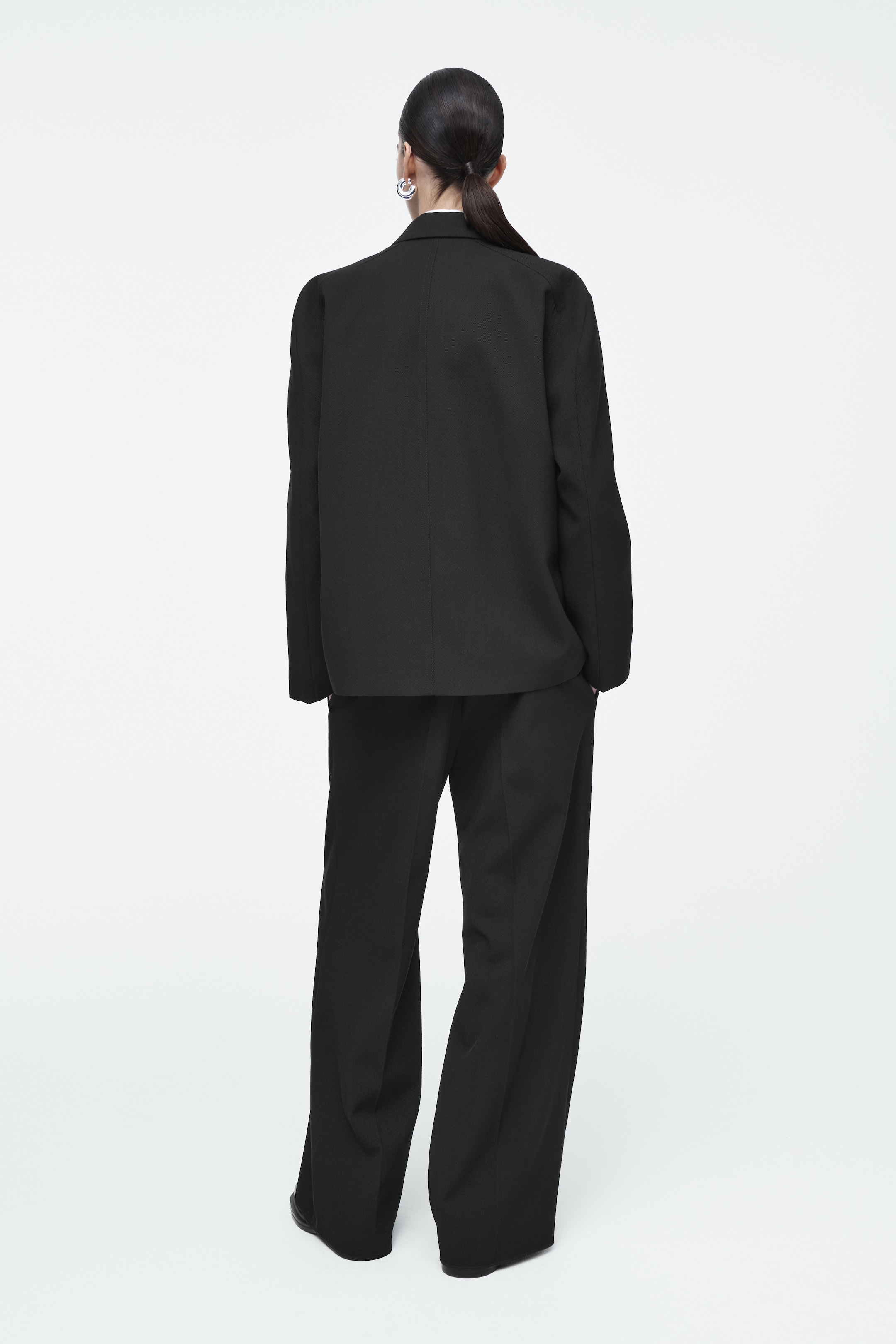 Grösseres Bild ansehen: OVERSIZED-BLAZER MIT MARKANTER SCHULTERPARTIE - SCHWARZ - DAMEN | H&M CH 5