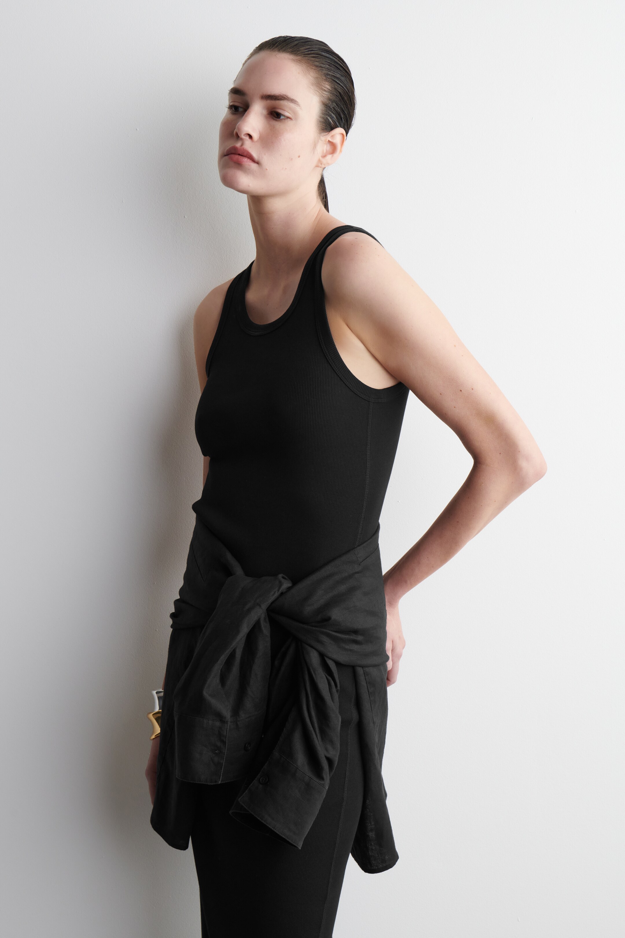 Ver imagen más grande: VESTIDO DE TUBO DE CANALÉ - NEGRO - MUJER | H&M ES 3