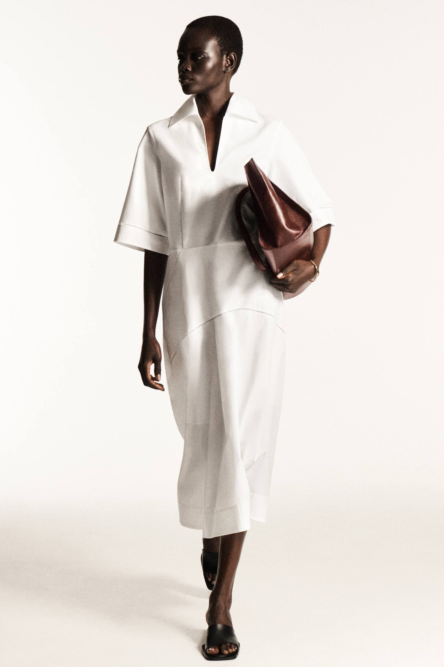 MIDIKLÄNNING I PIMABOMULL MED SKIR BRODYR - VIT - 4