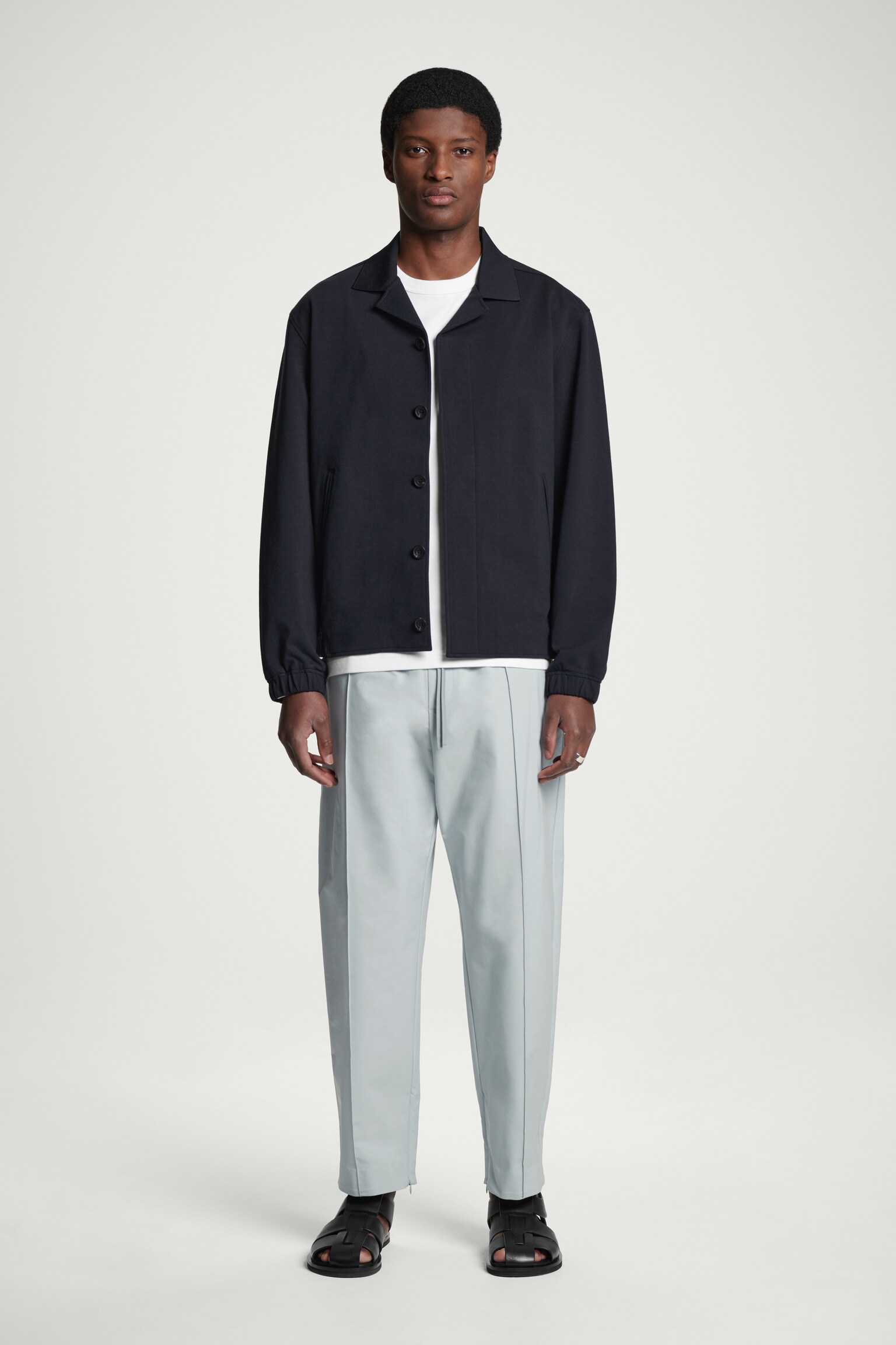 JOGGER FUSELÉ À PLIS PIQUÉS - GRIS - 1